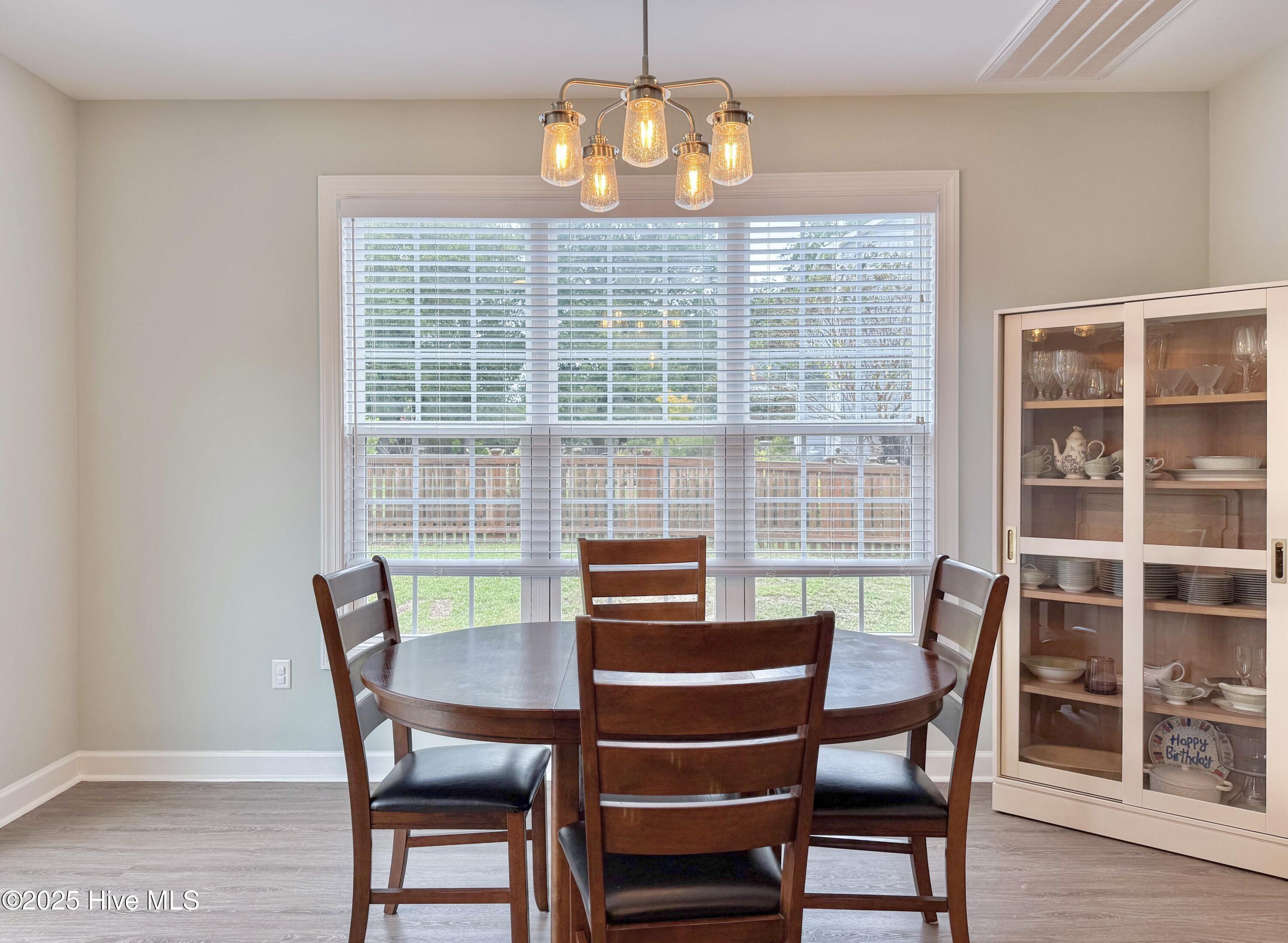 100536408 | Photo 19