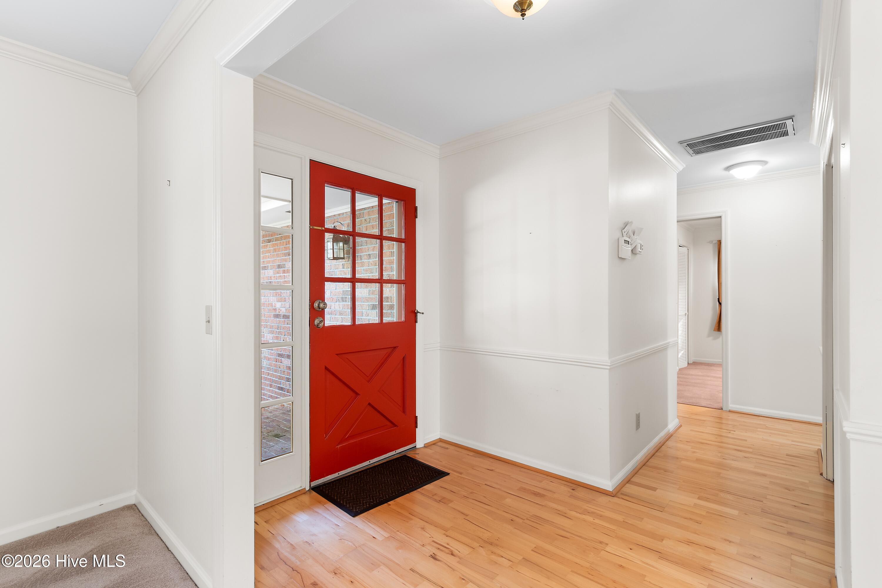 100549008 | Photo 13