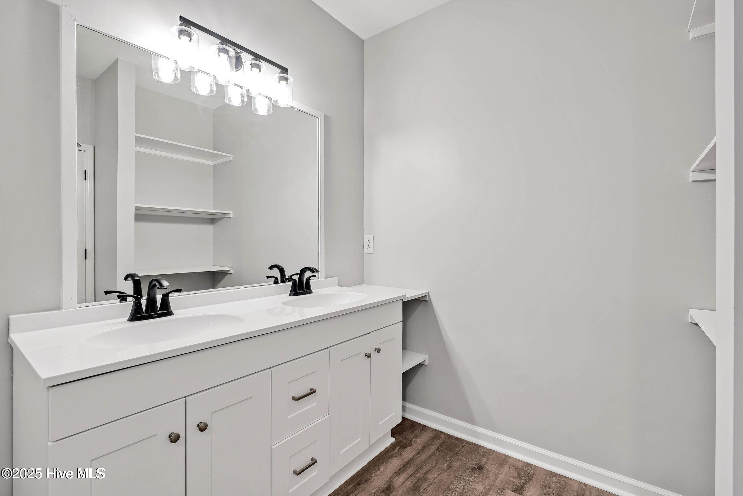 100538303 | Photo 17