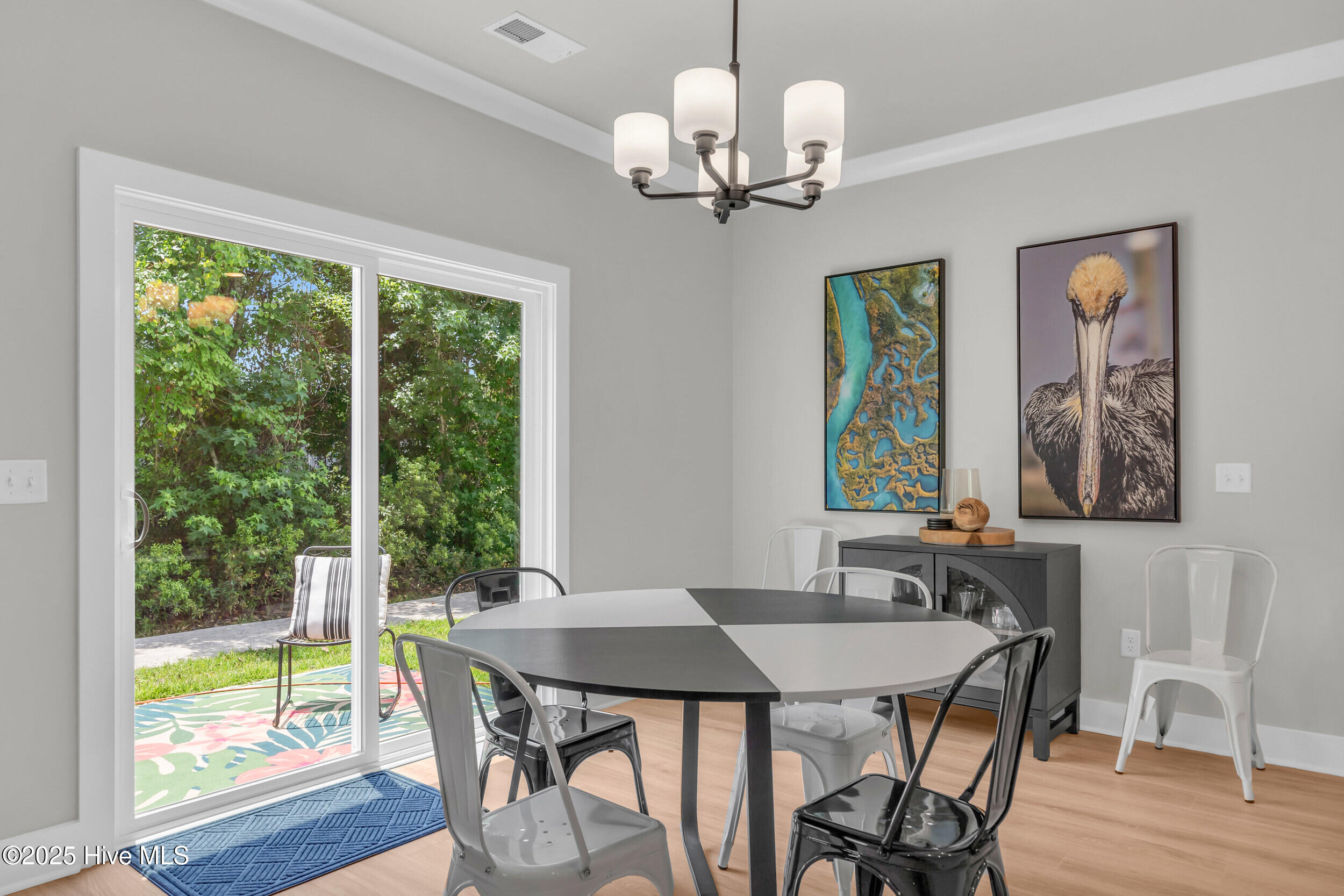 100563674 | Photo 15