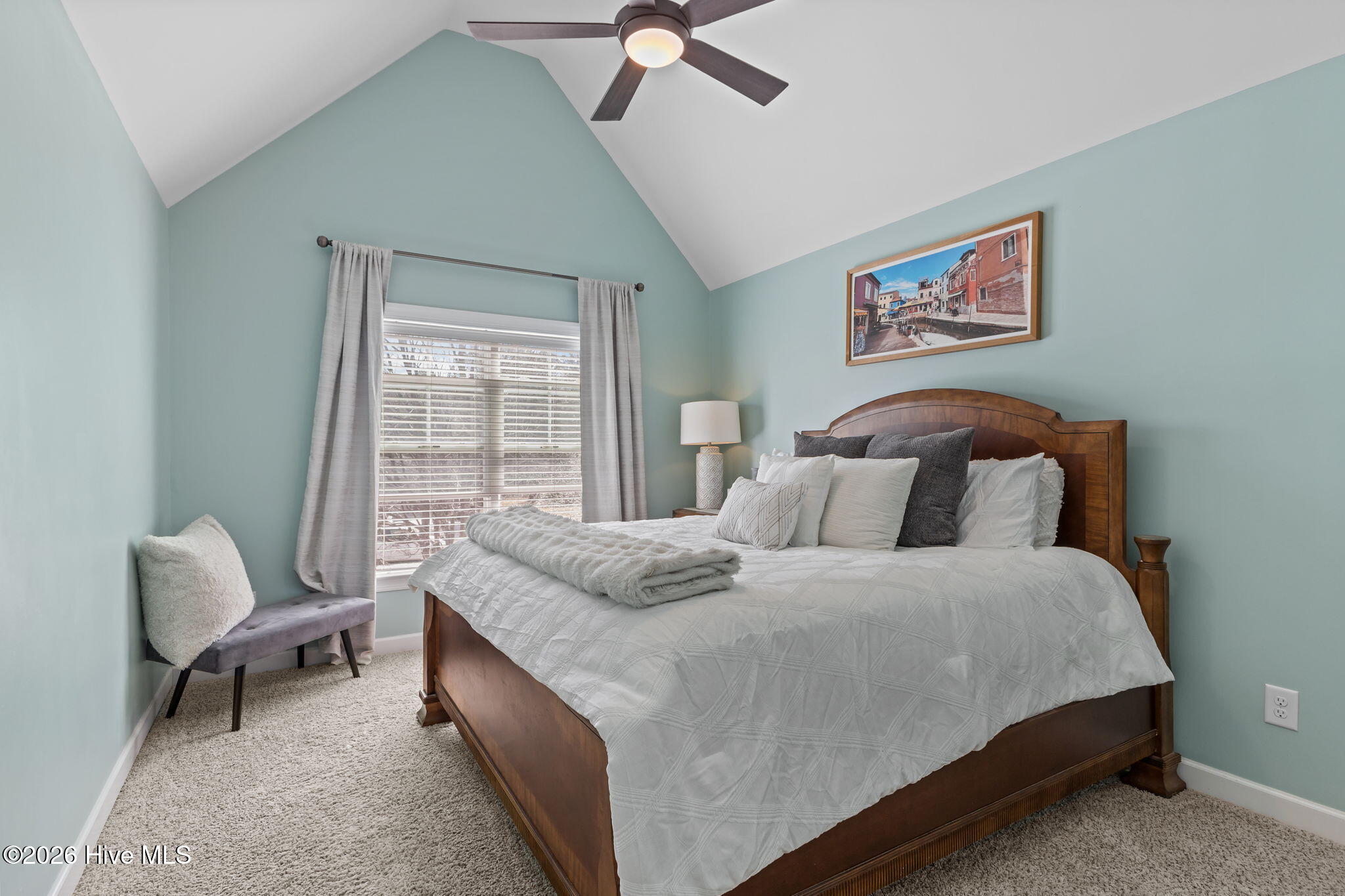 100554627 | Photo 33