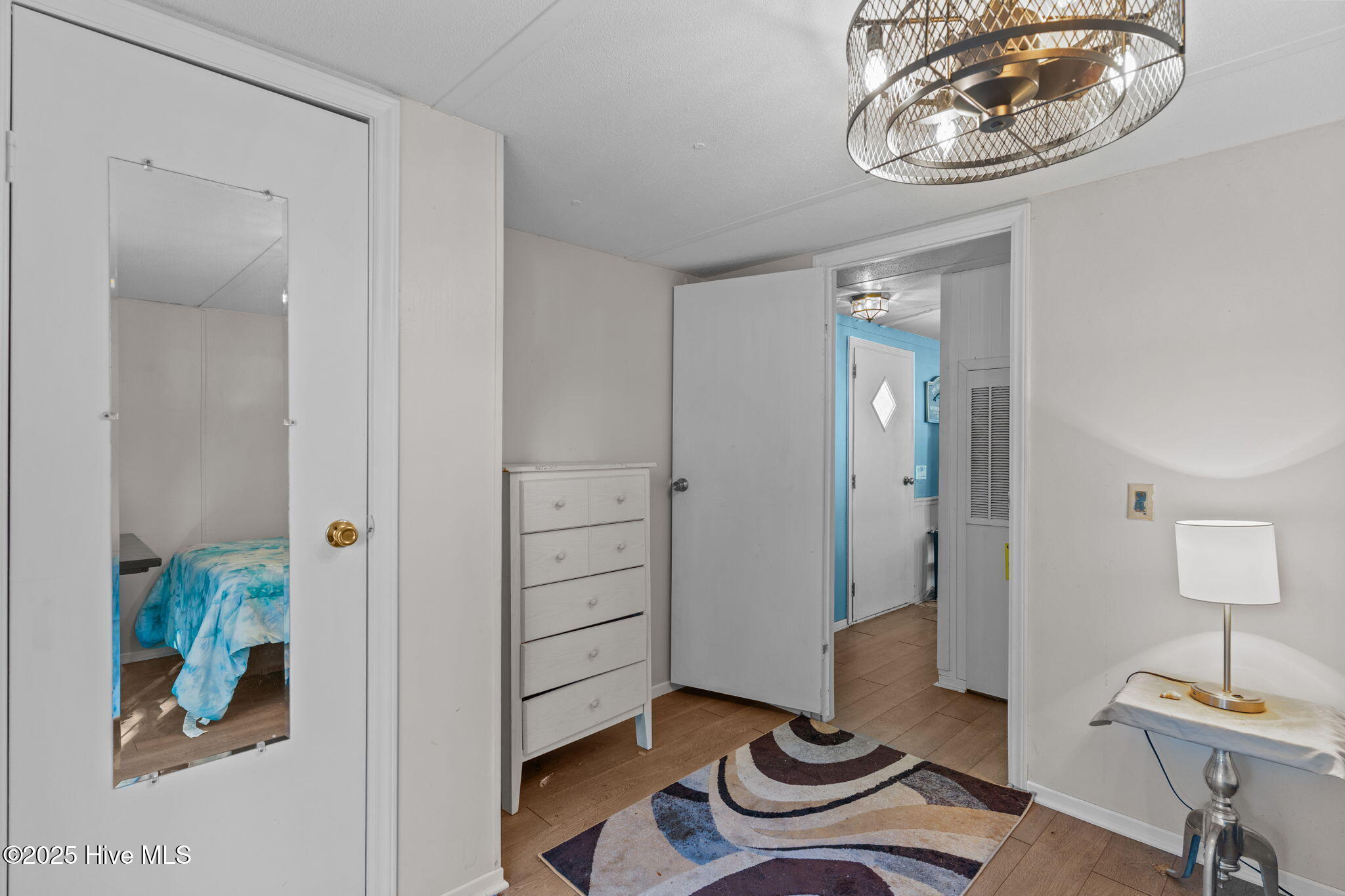 100539780 | Photo 32