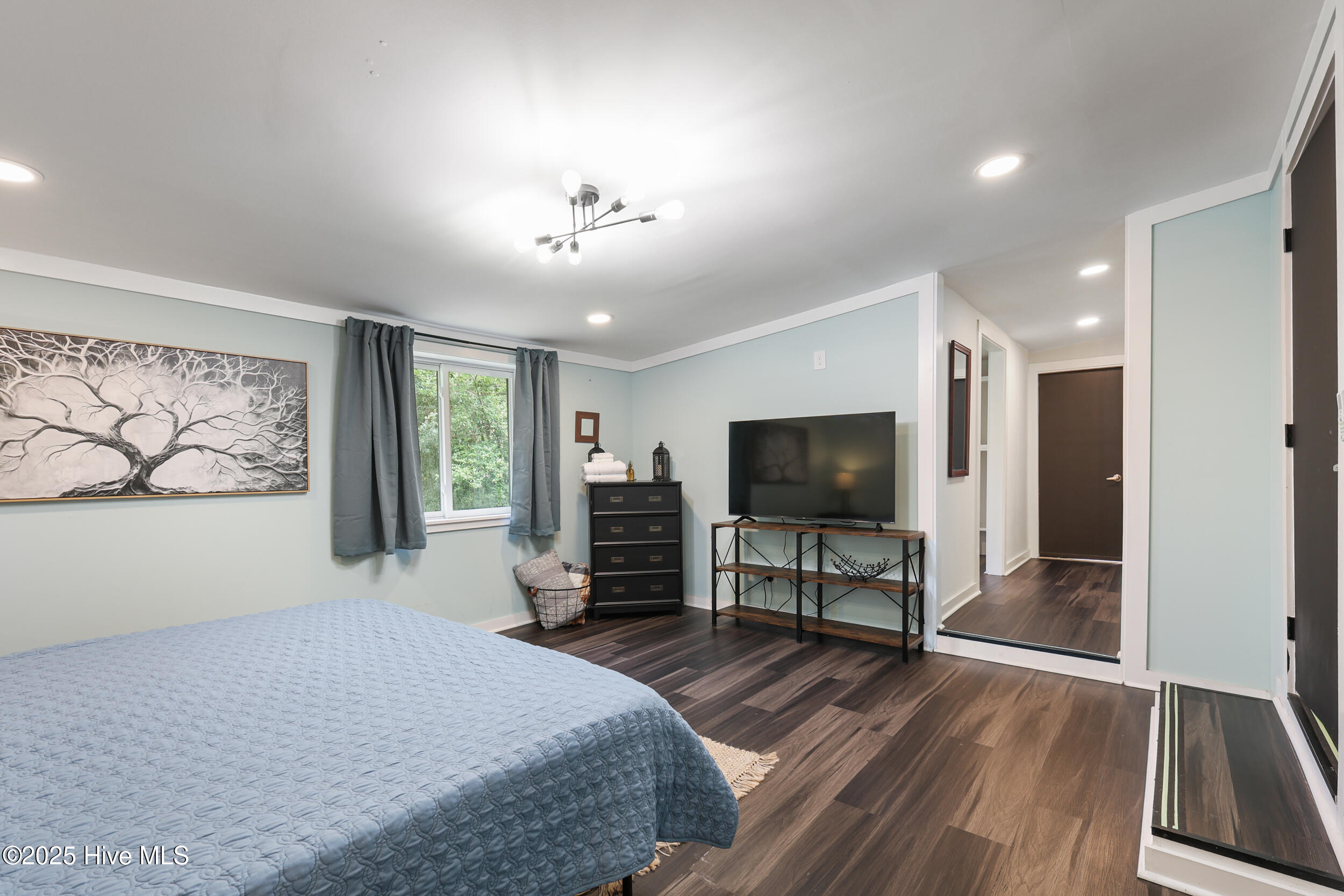 100527565 | Photo 13