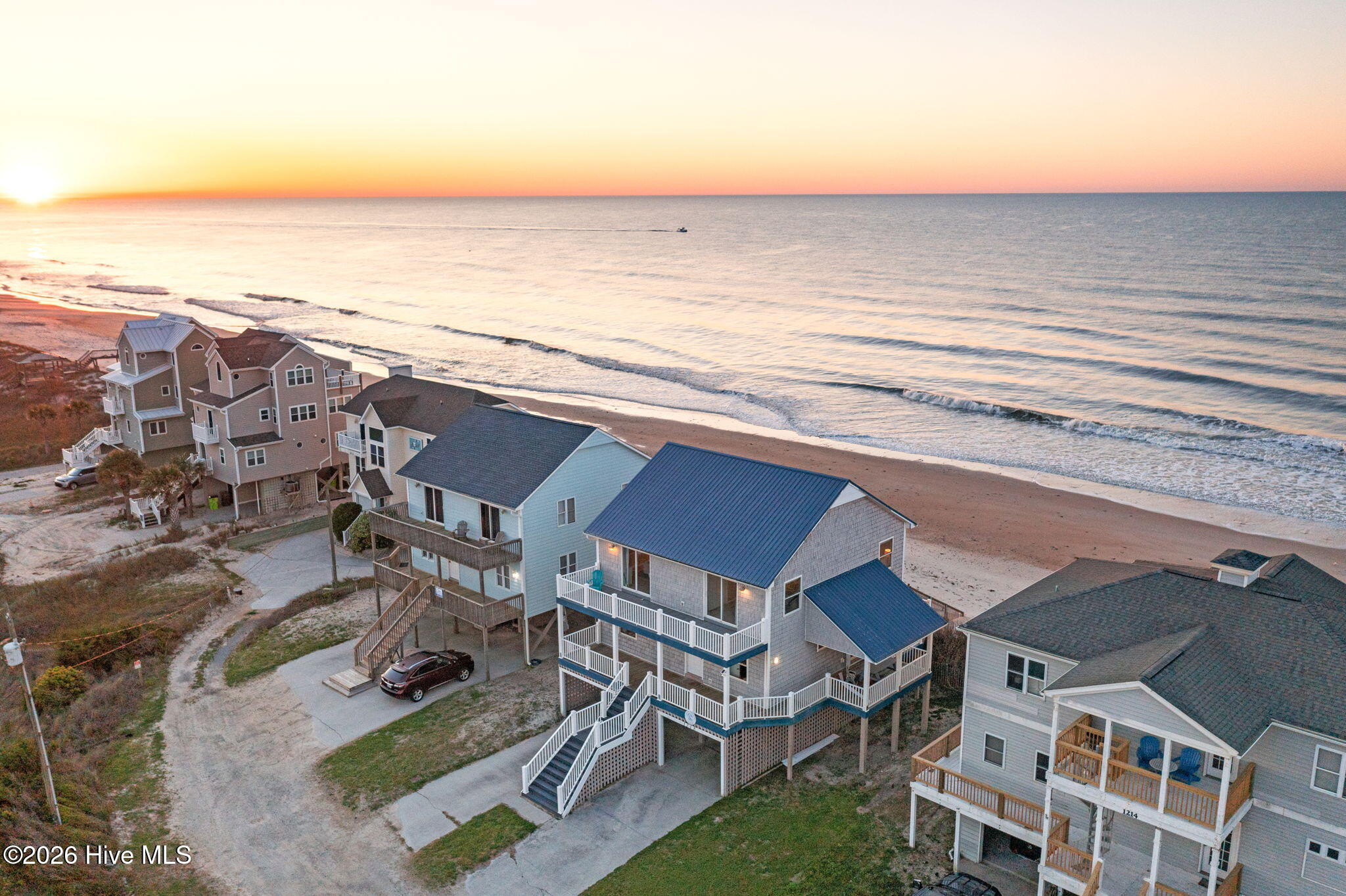 100567170 | Photo 61