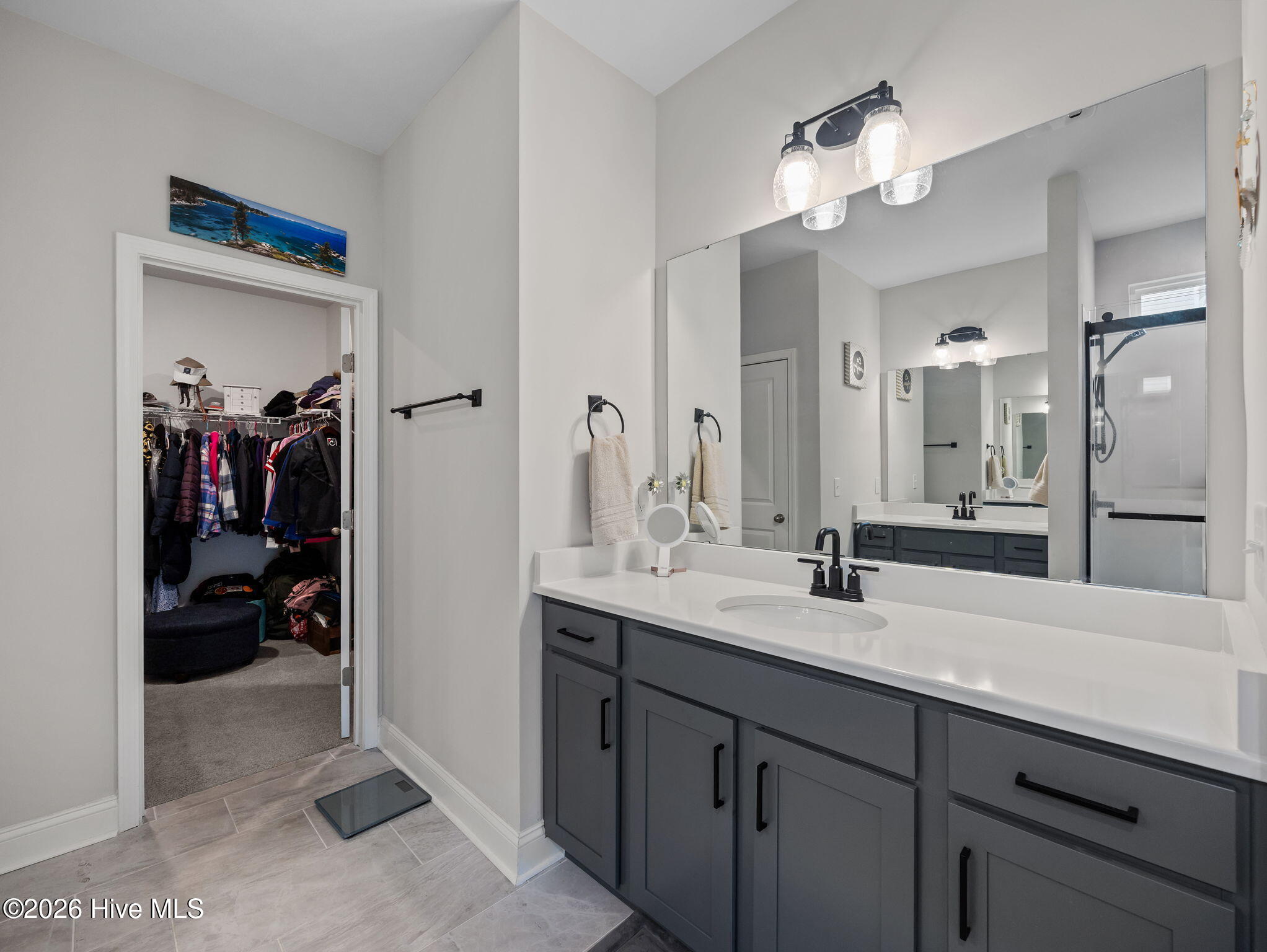 100562979 | Photo 19