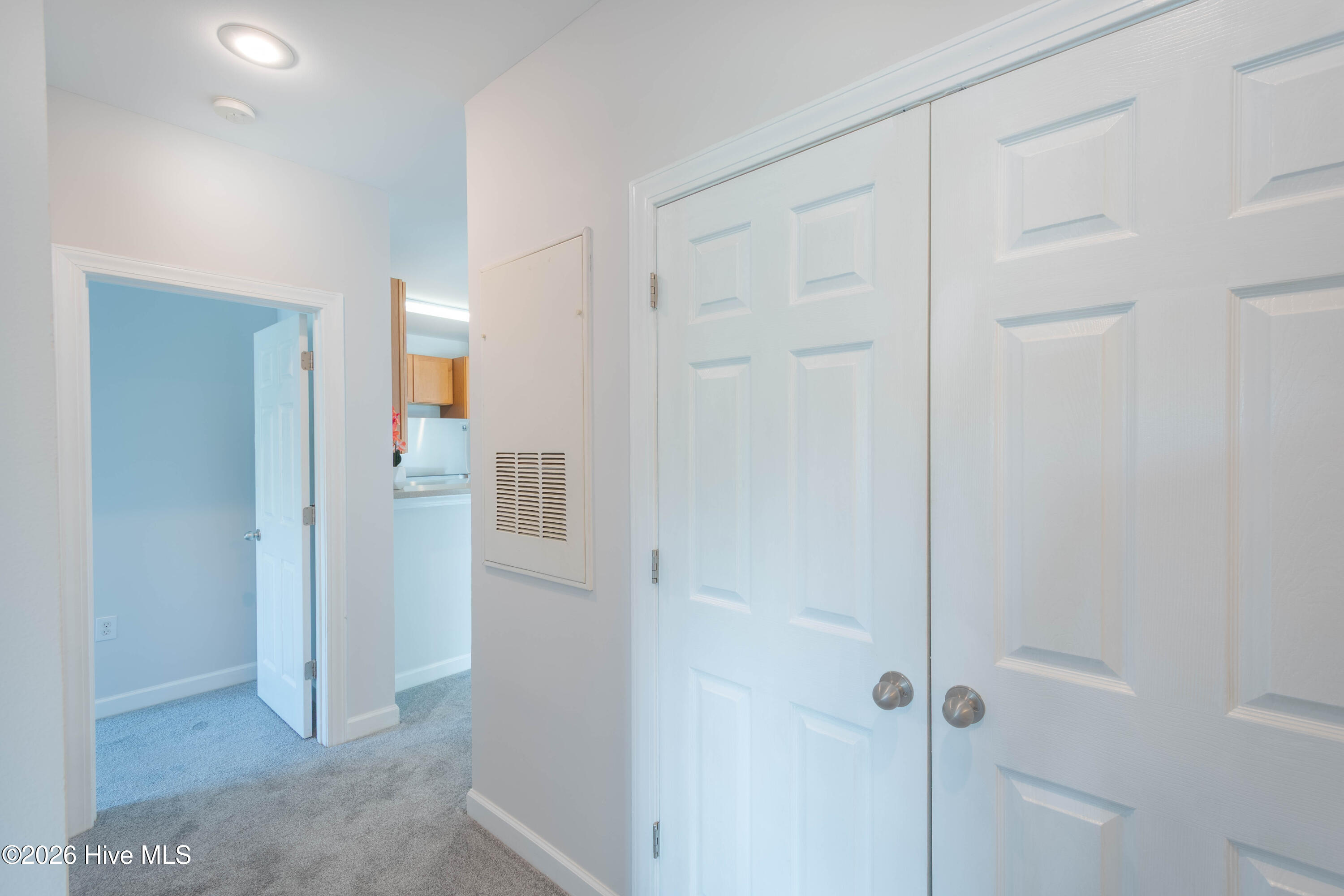 100566741 | Photo 32