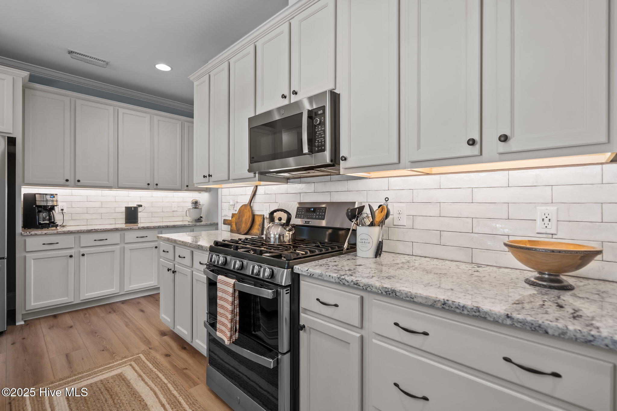 100543629 | Photo 13