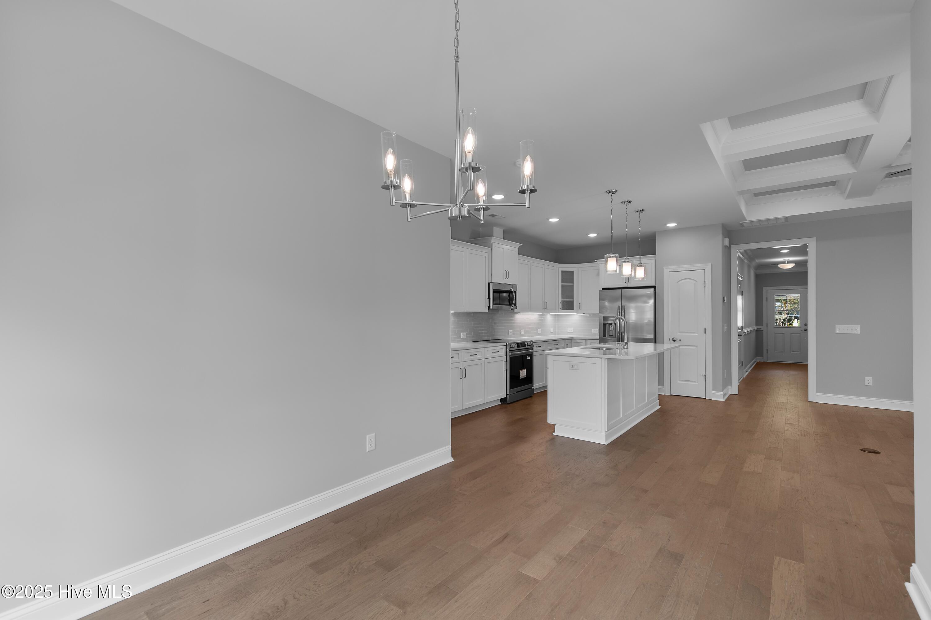 100511679 | Photo 17