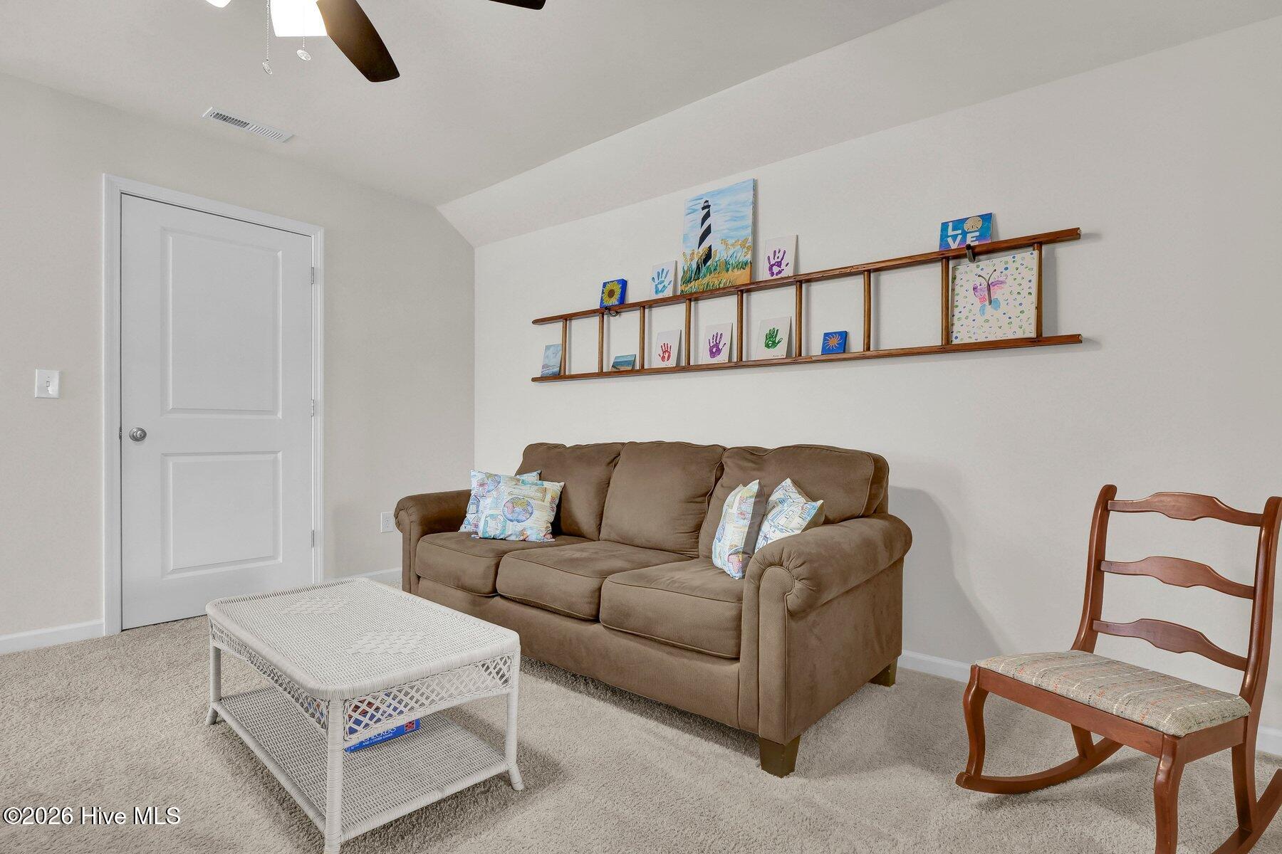 100556817 | Photo 17