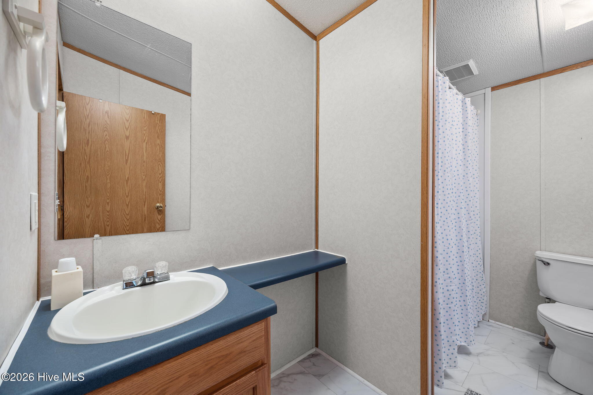 100566757 | Photo 32