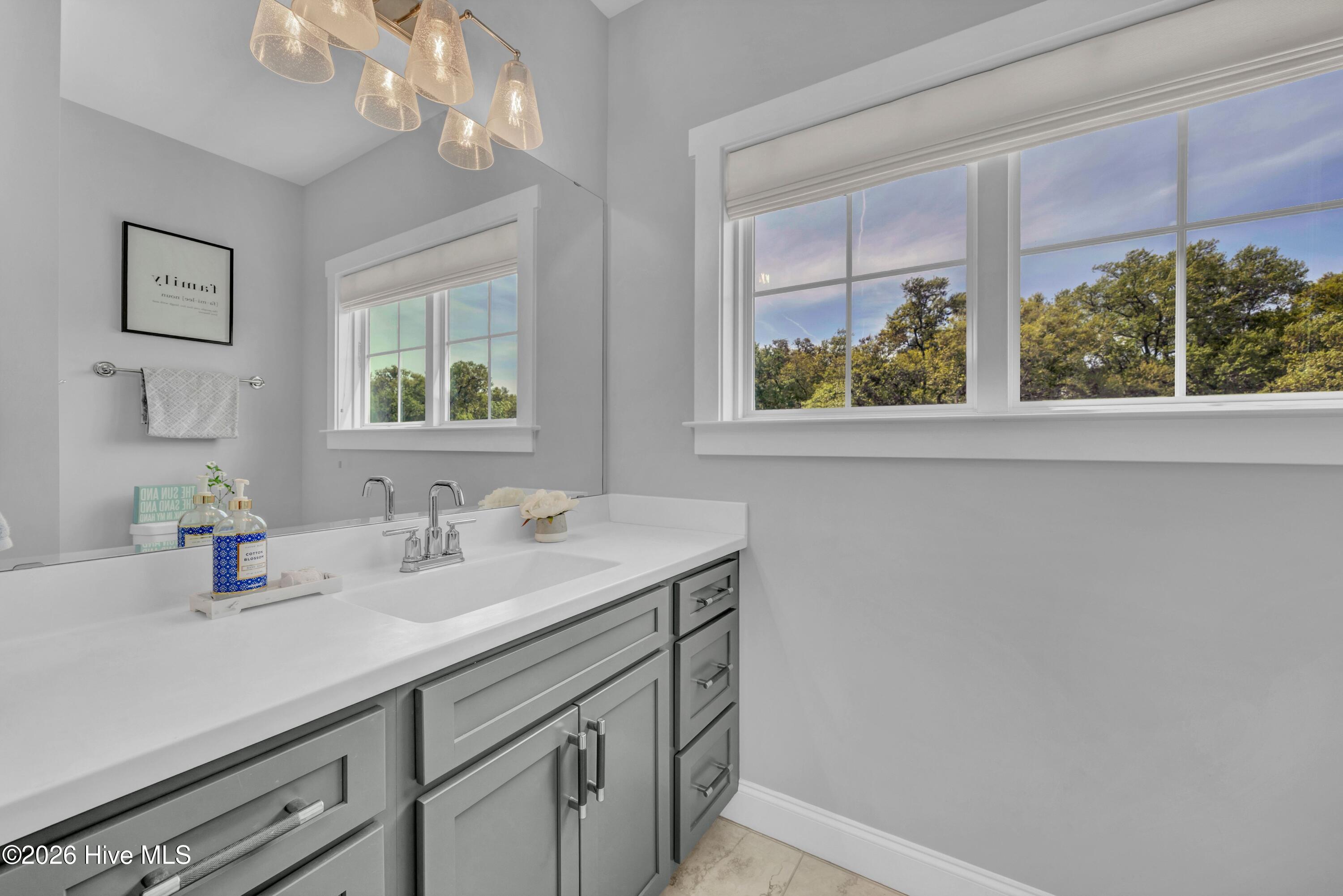 100566048 | Photo 56