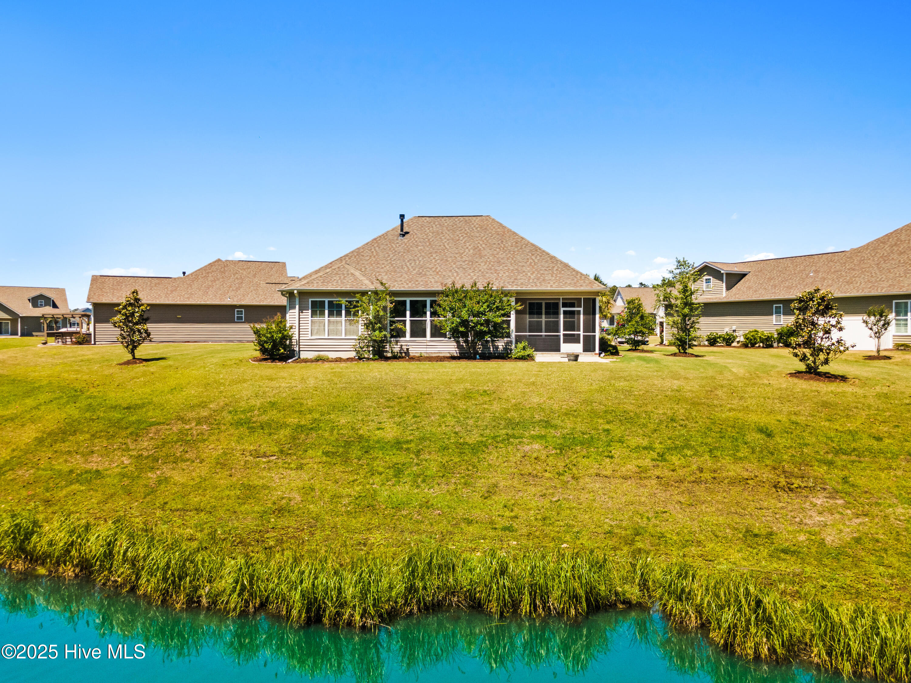 100504300 | Photo 11