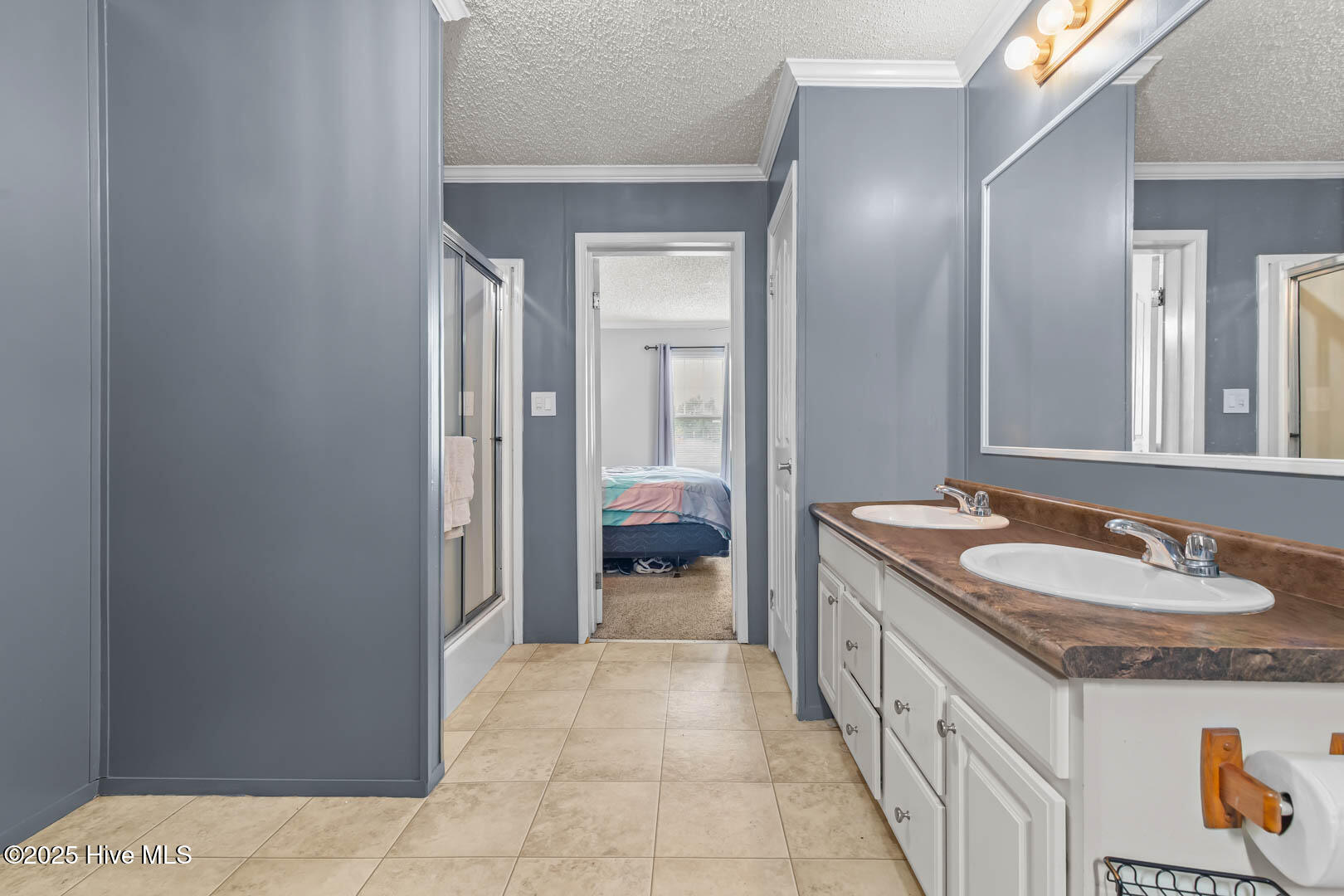 100528687 | Photo 31