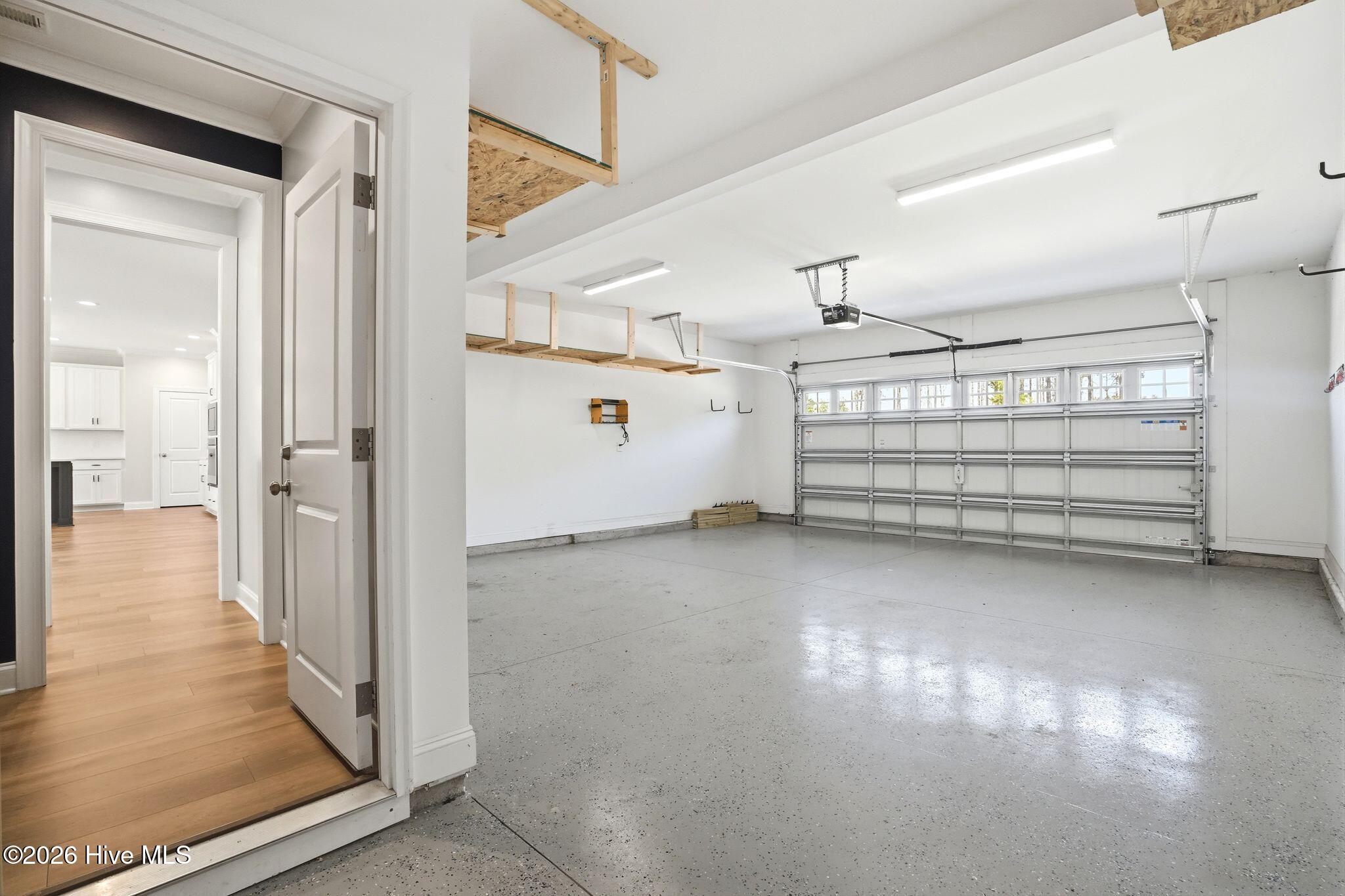 100562109 | Photo 70