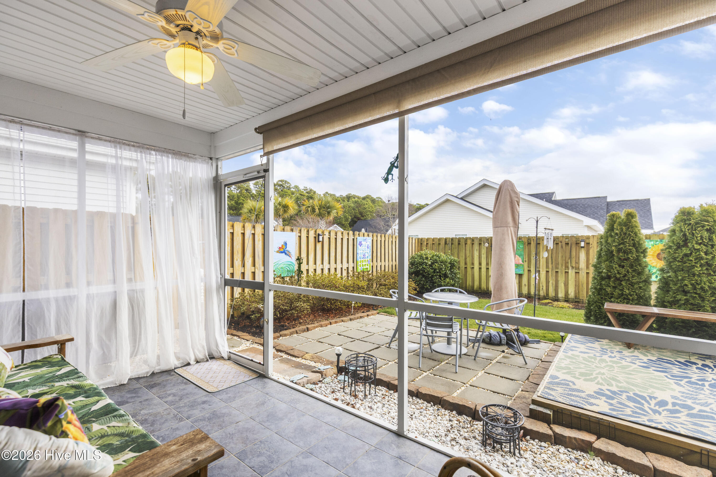 100551829 | Photo 45