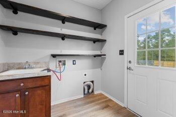 100567328 | Photo 13