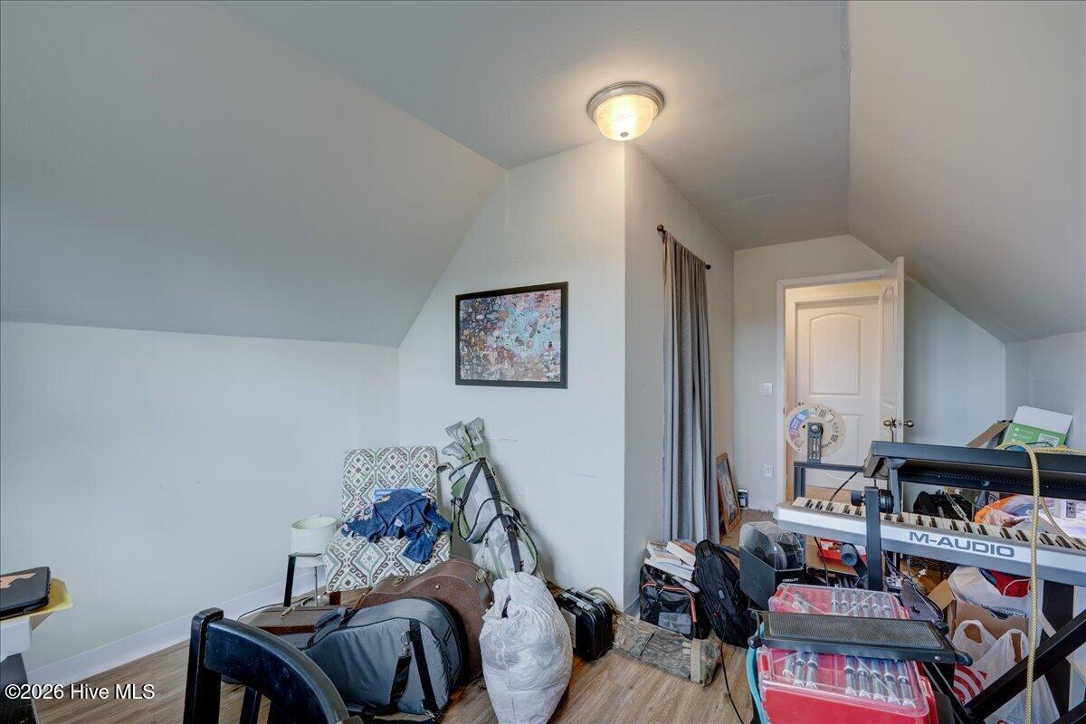 100569767 | Photo 34