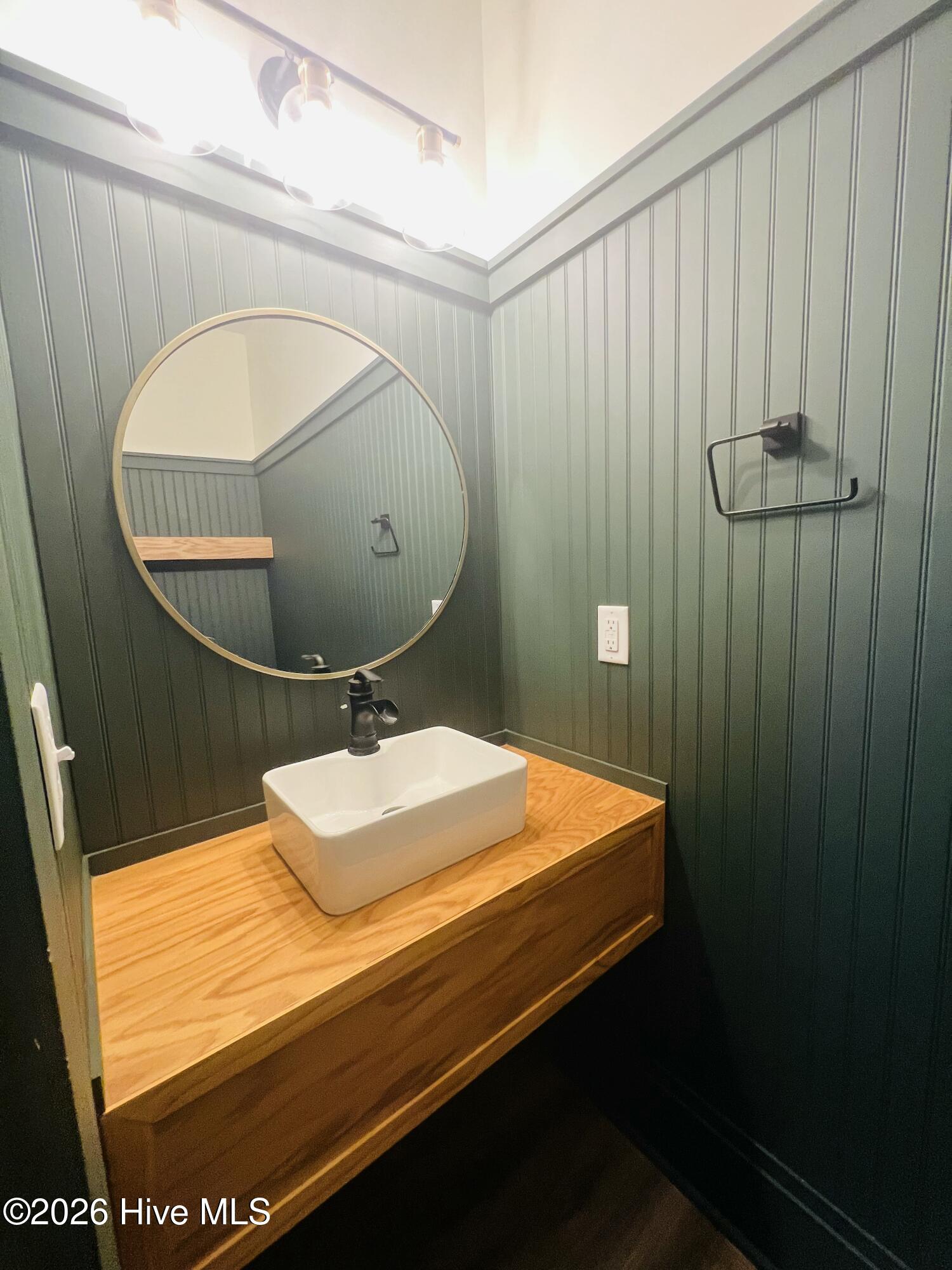 100559549 | Photo 19