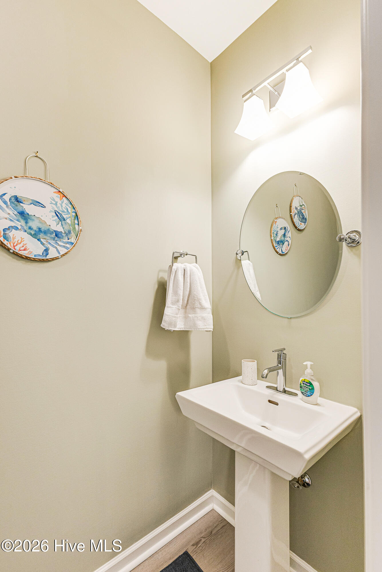 100561290 | Photo 25