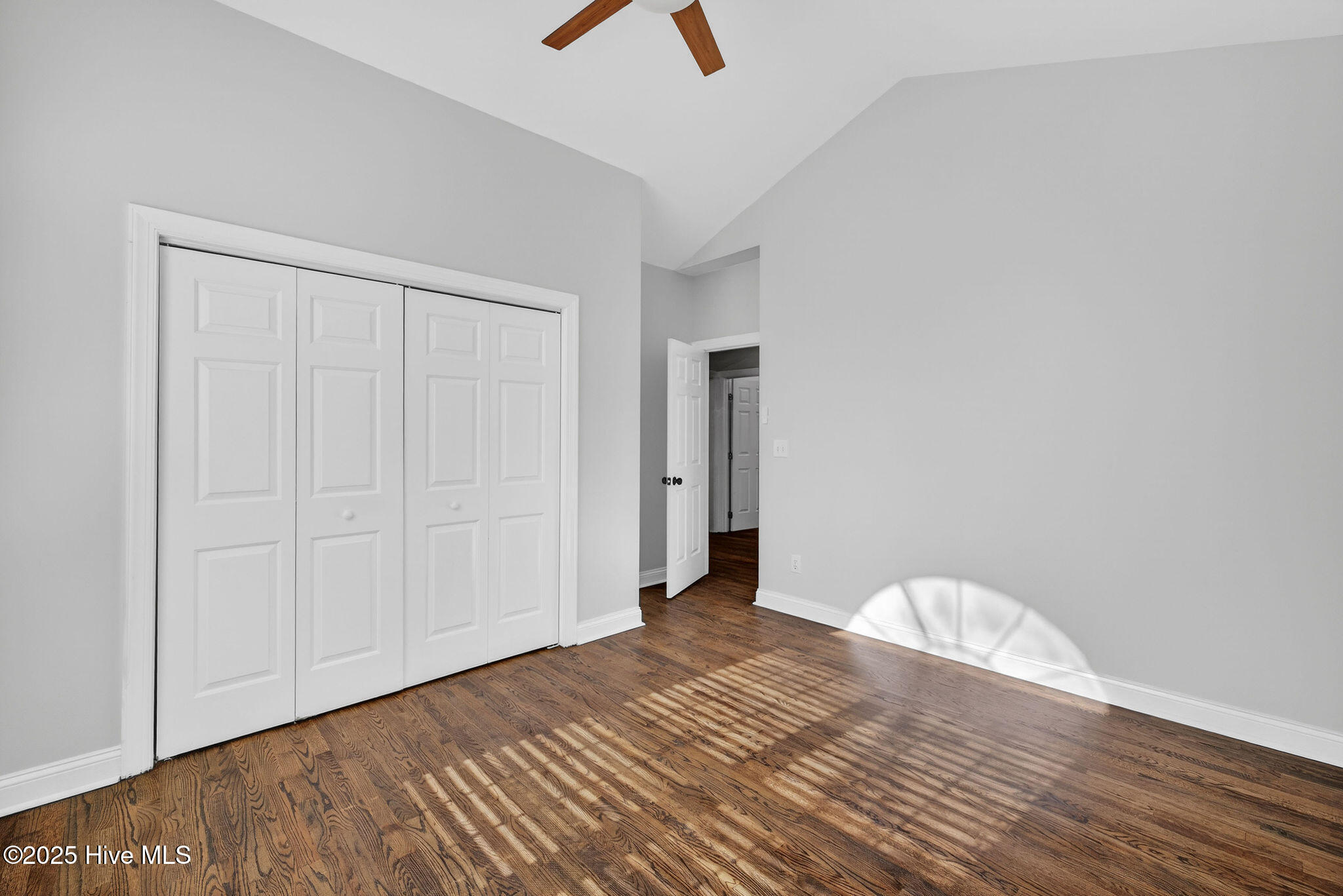 100544909 | Photo 26