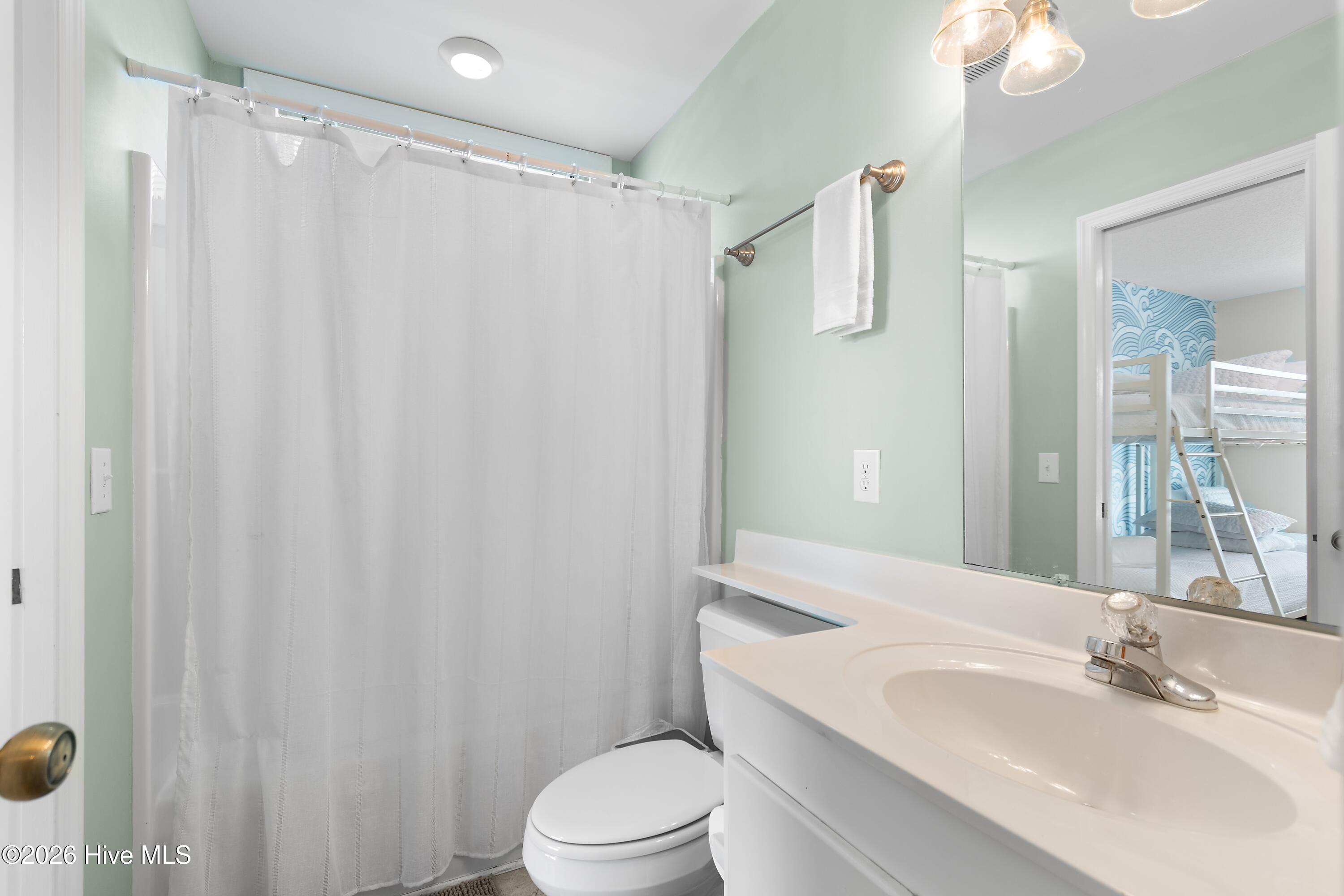 100550931 | Photo 41