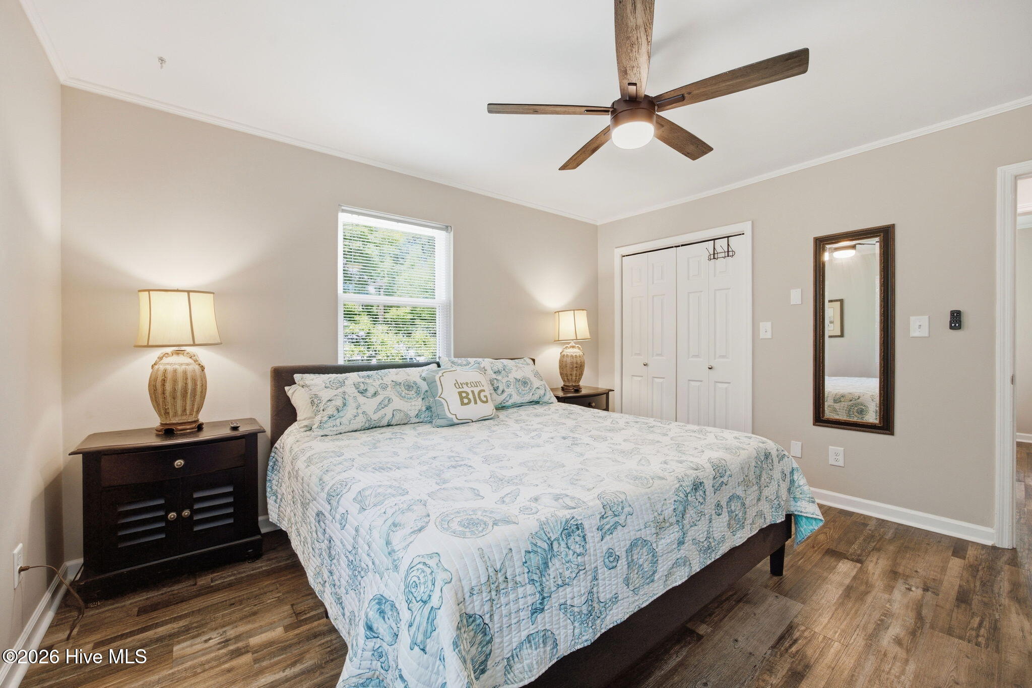 100569426 | Photo 42