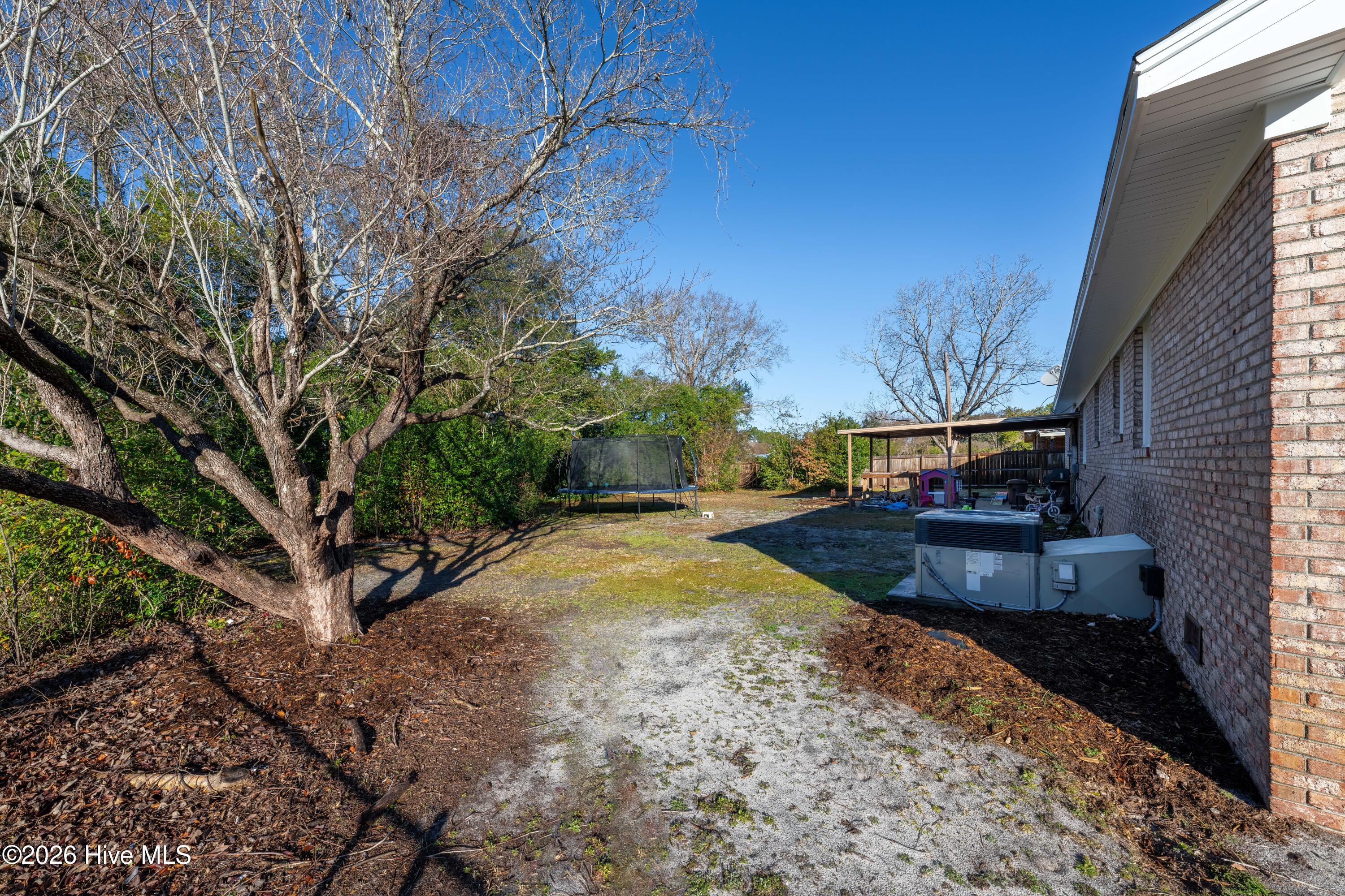 100550611 | Photo 19