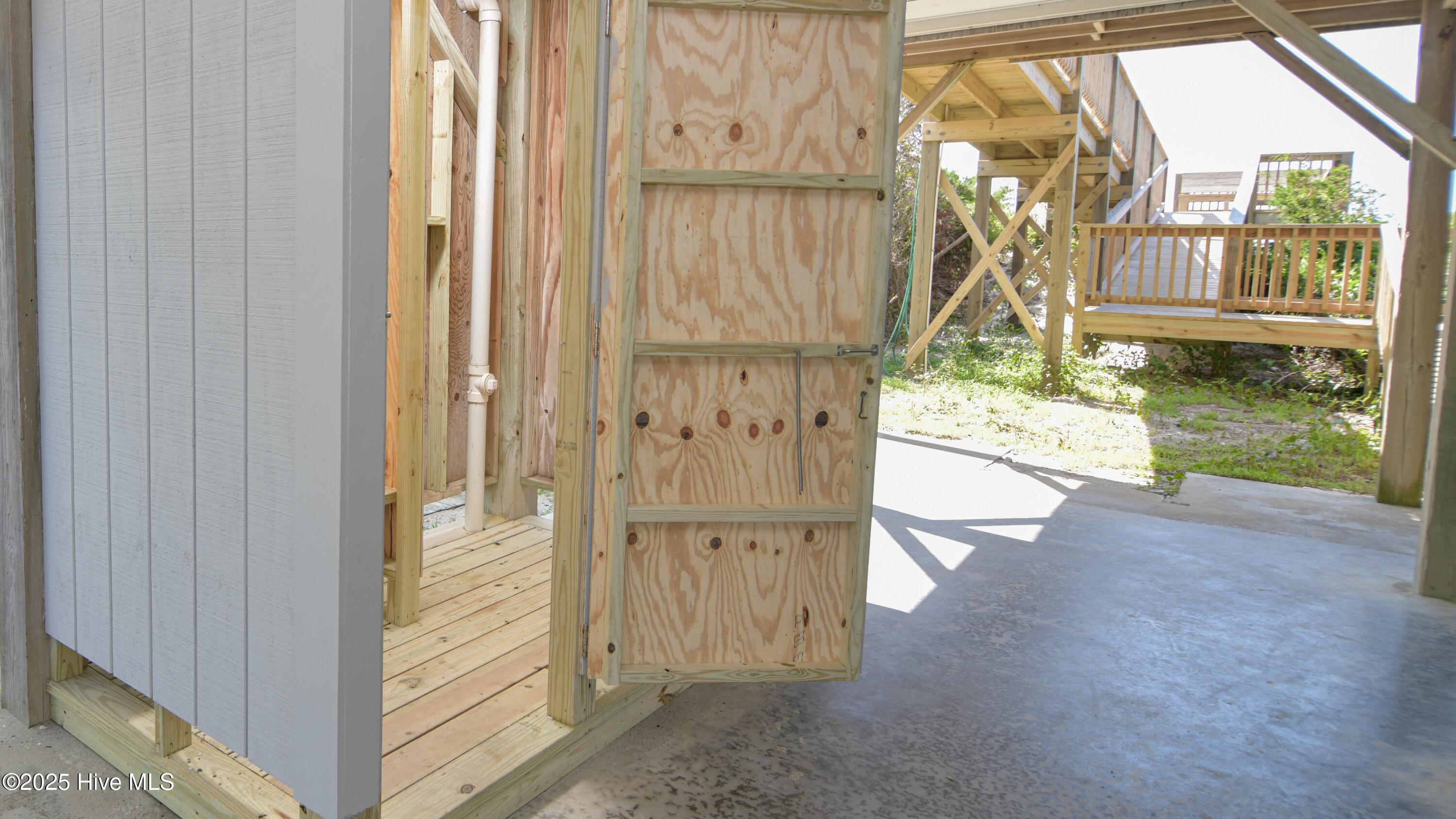 100551160 | Photo 25