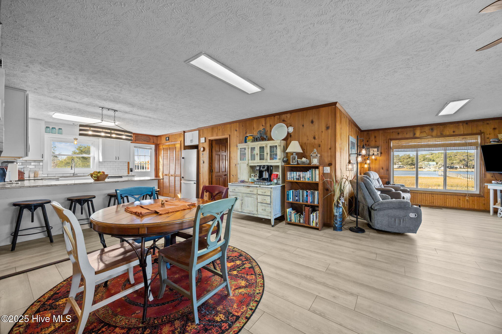 100545181 | Photo 12