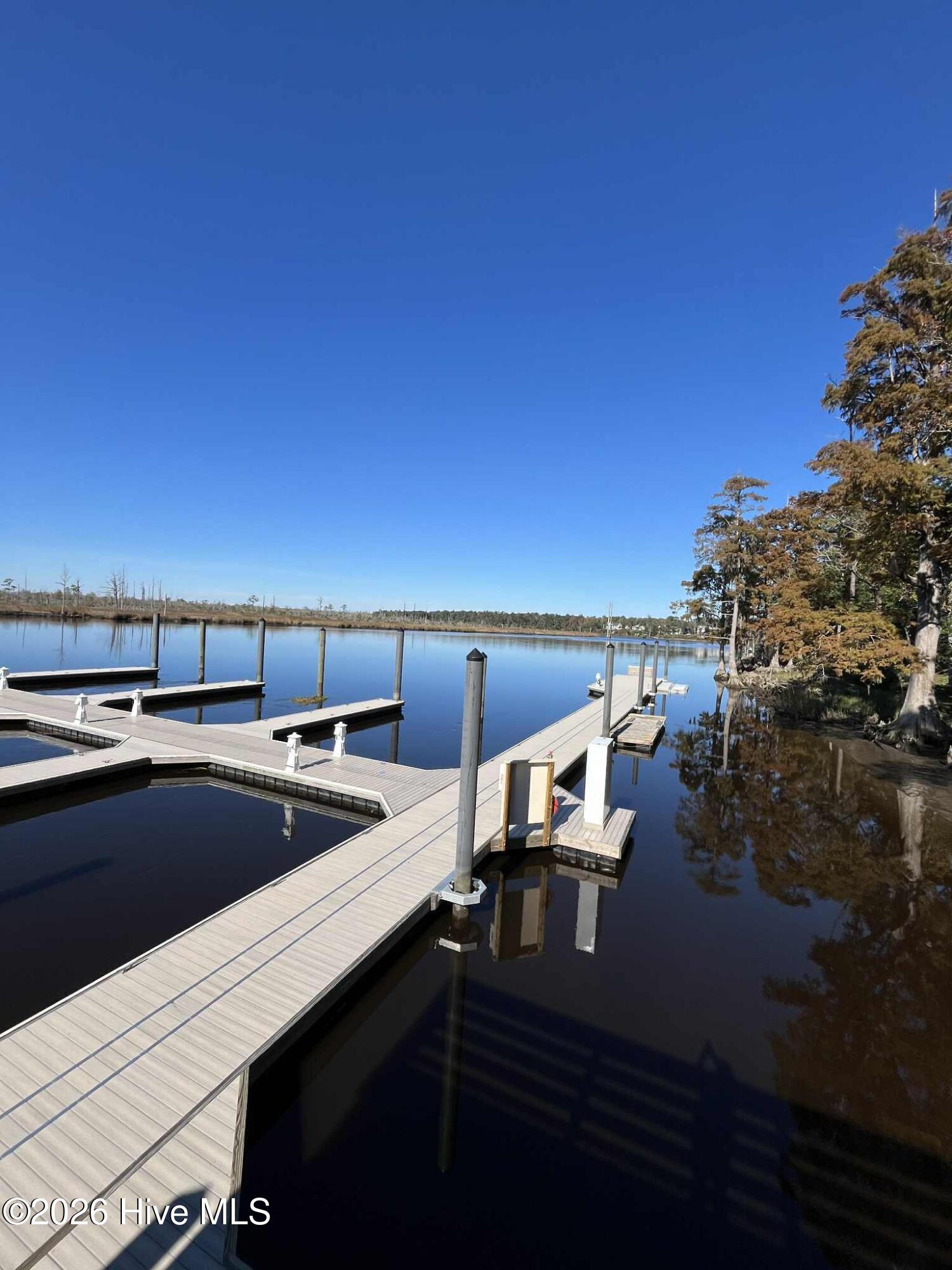 100548611 | Photo 39