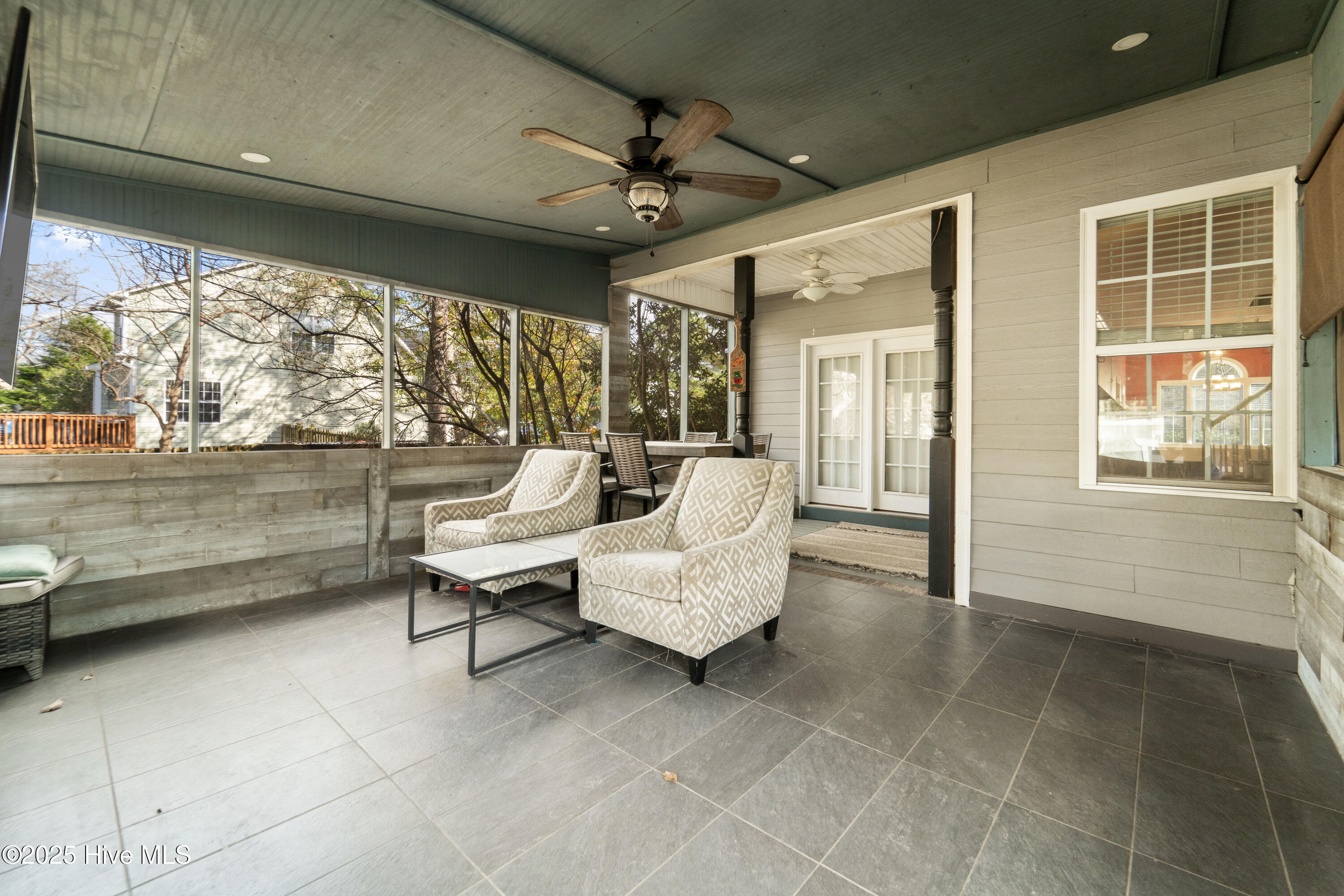 100544127 | Photo 67