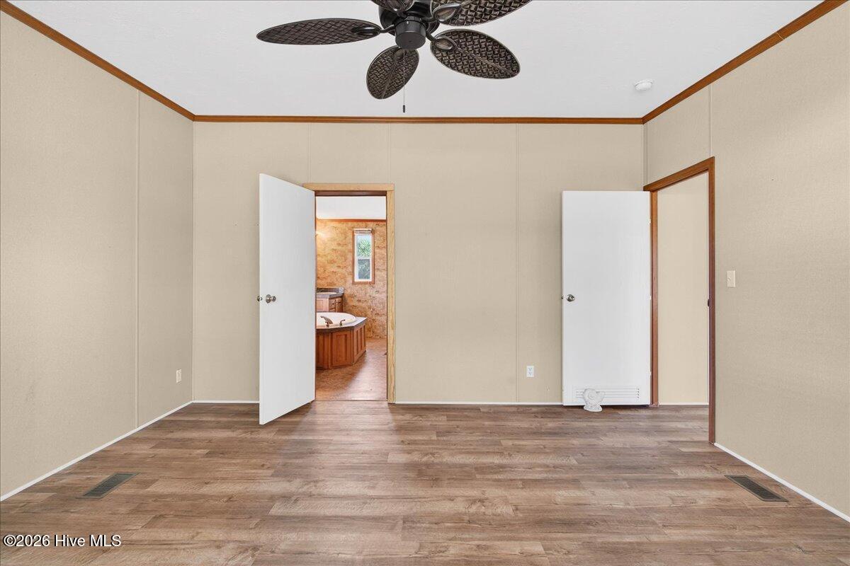 100553428 | Photo 28