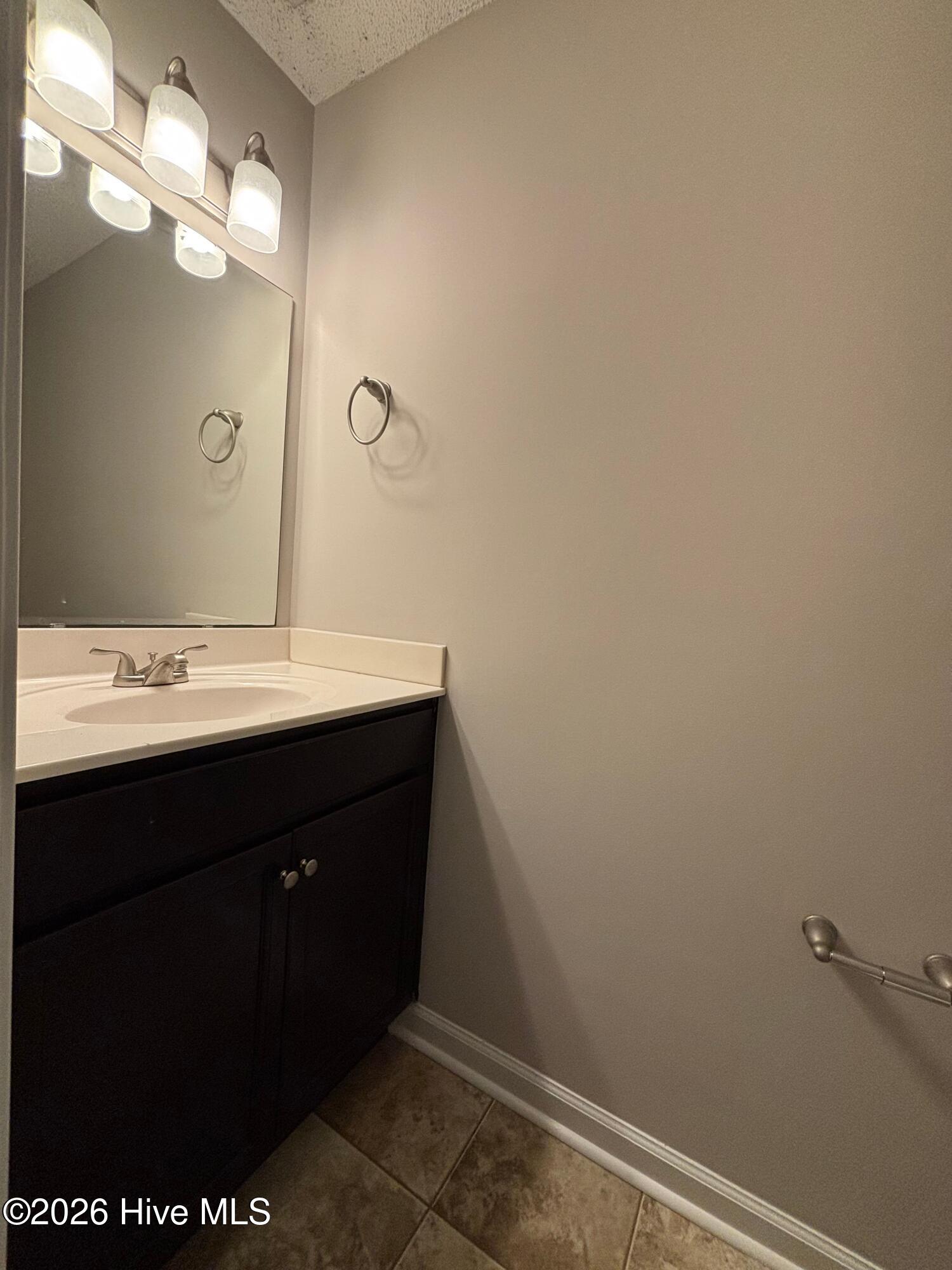 100552986 | Photo 14