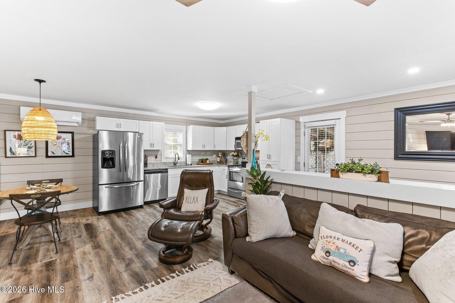 100550580 | Photo 33