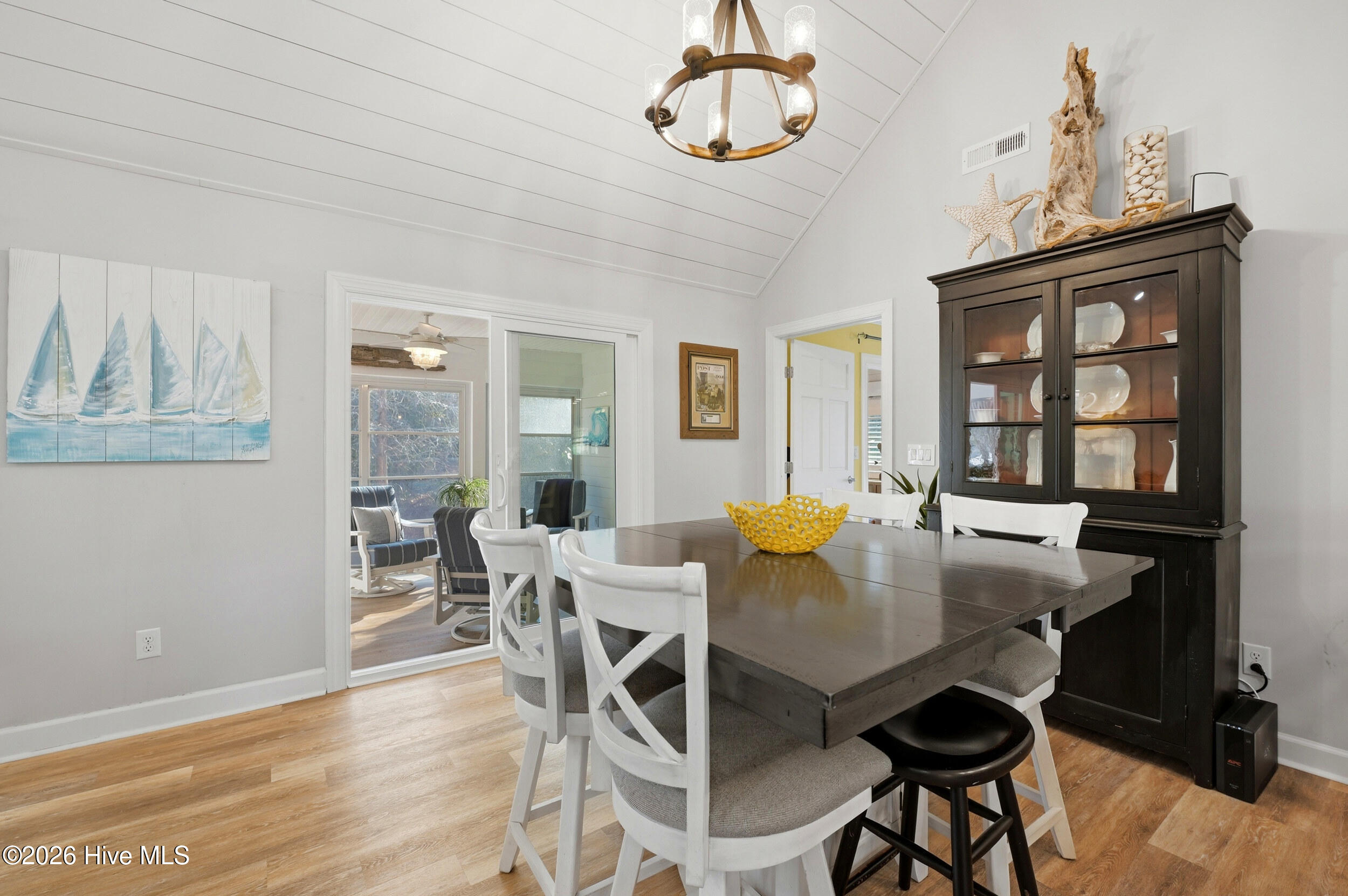 100555561 | Photo 17