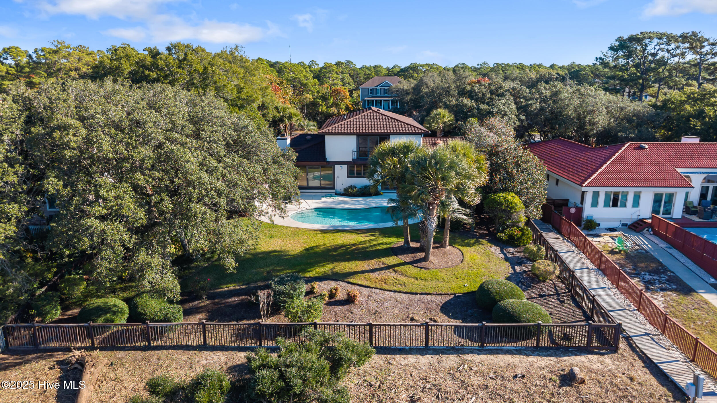 100541018 | Photo 49