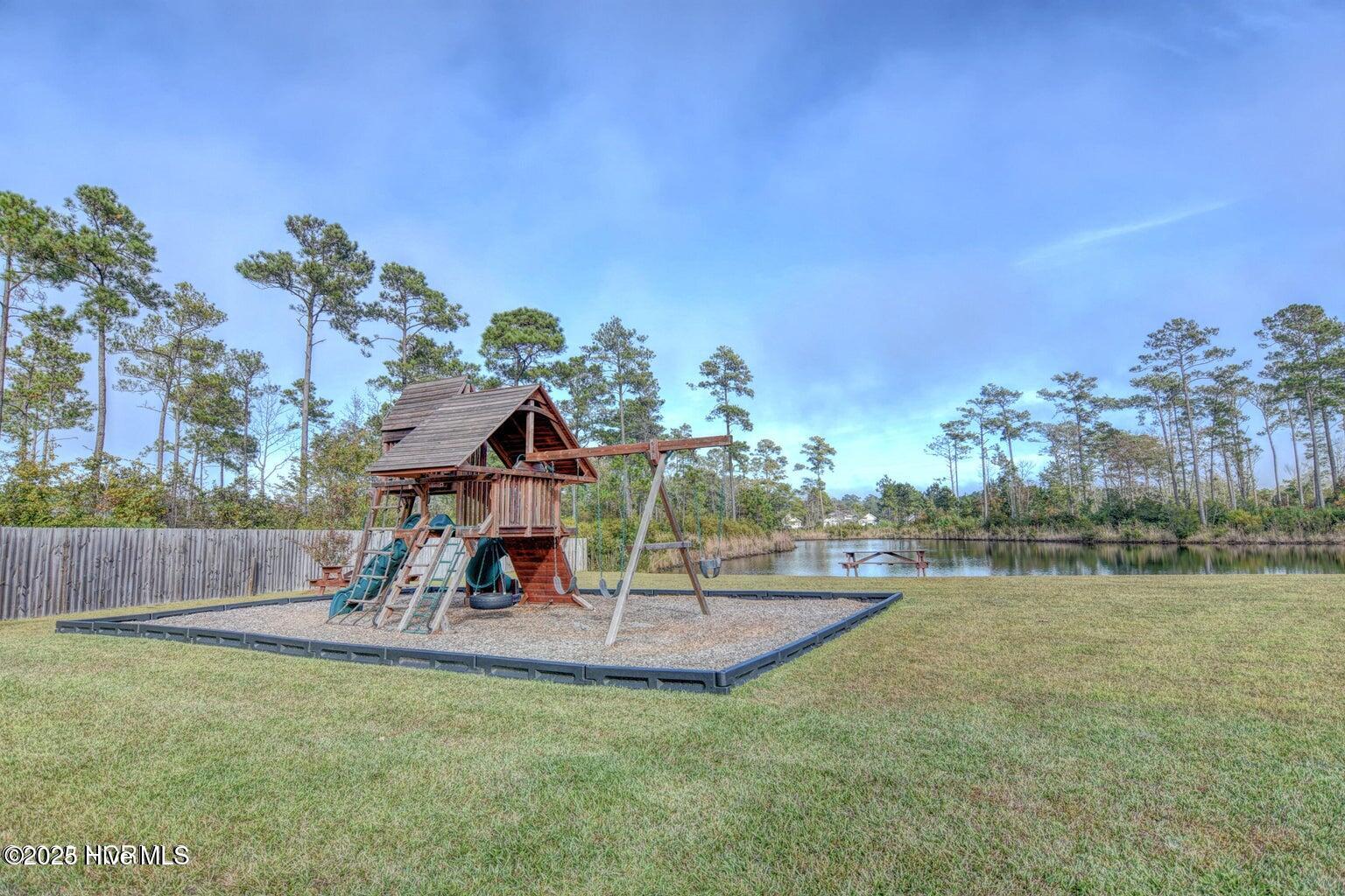 100541942 | Photo 15