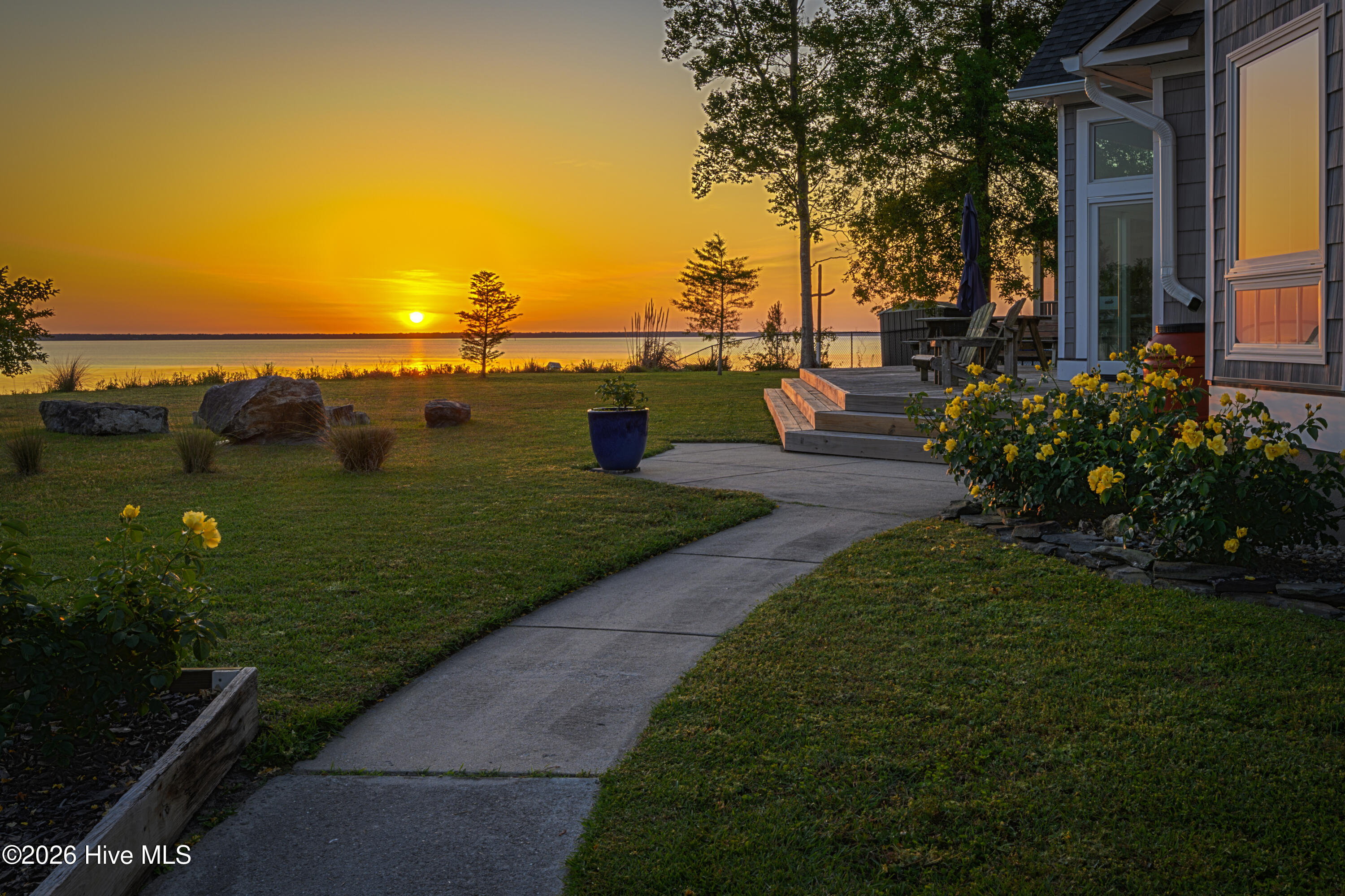 Sunrise Views Across the Neuse River
