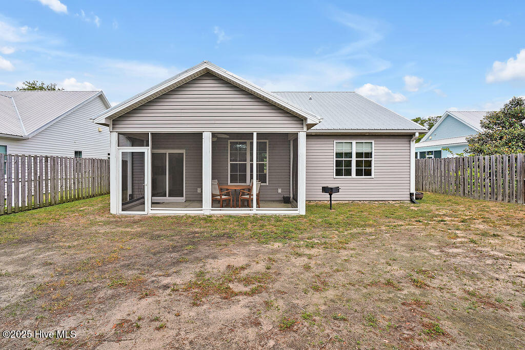 100504186 | Photo 33