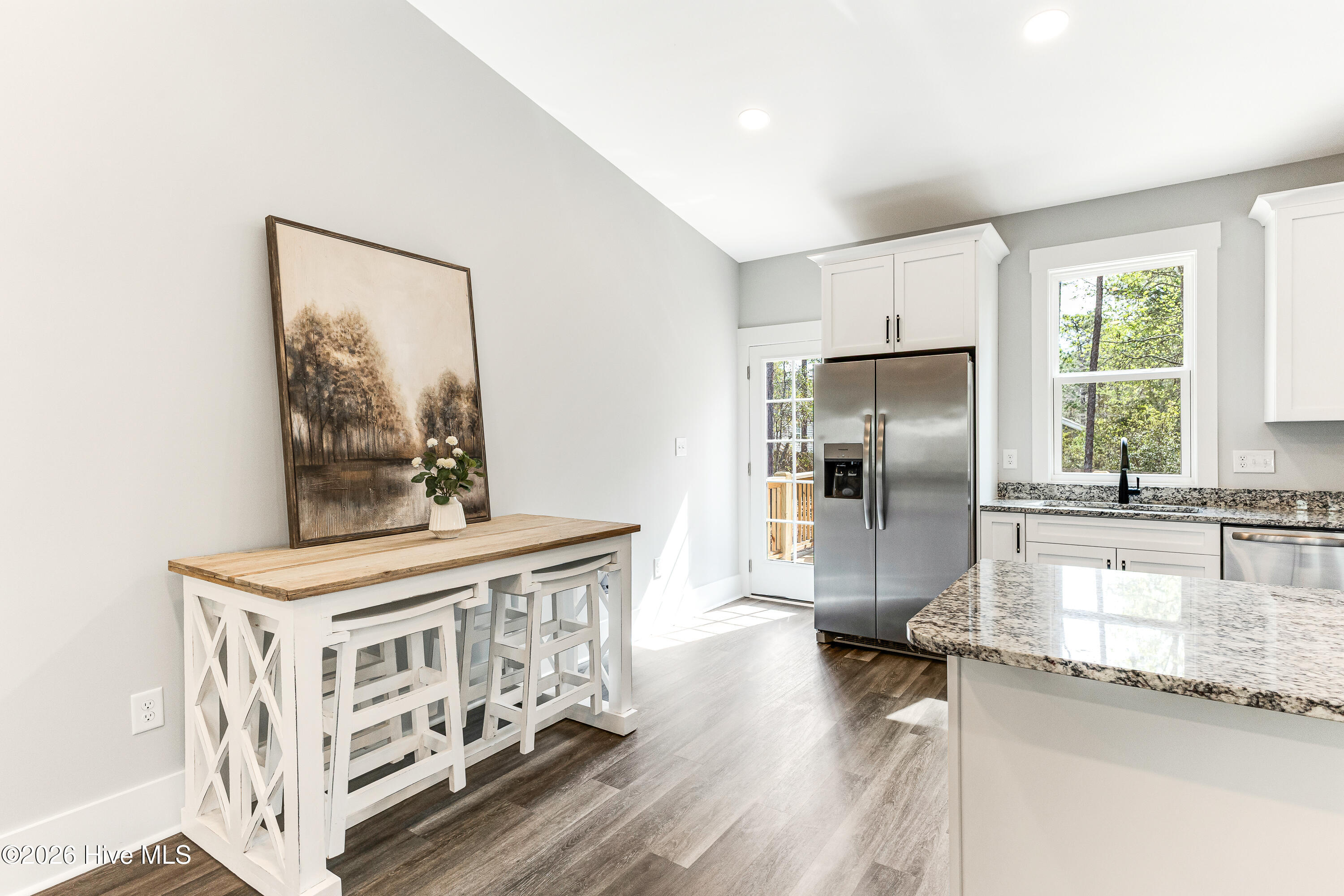 100523019 | Photo 10