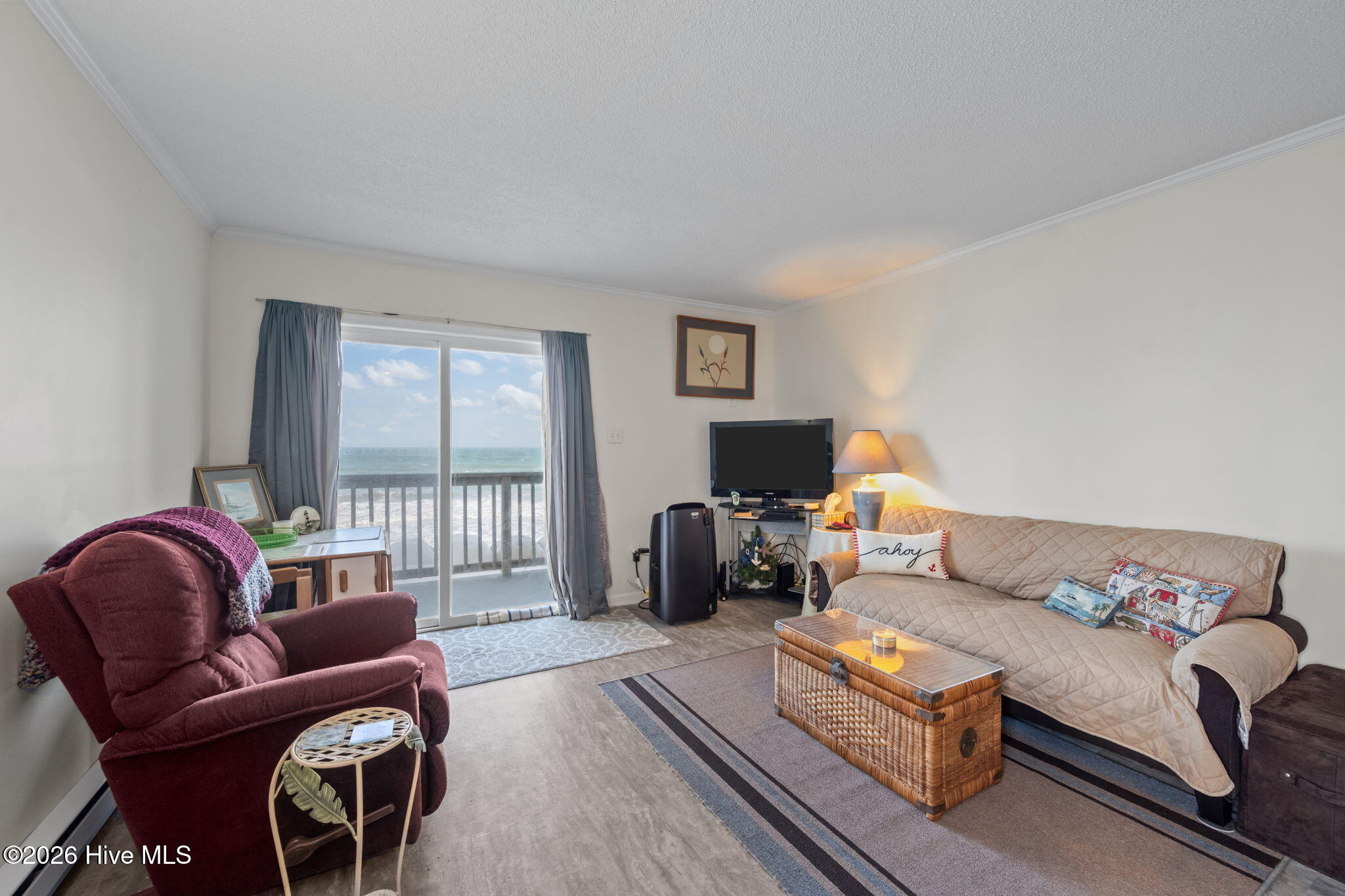 100563730 | Photo 19