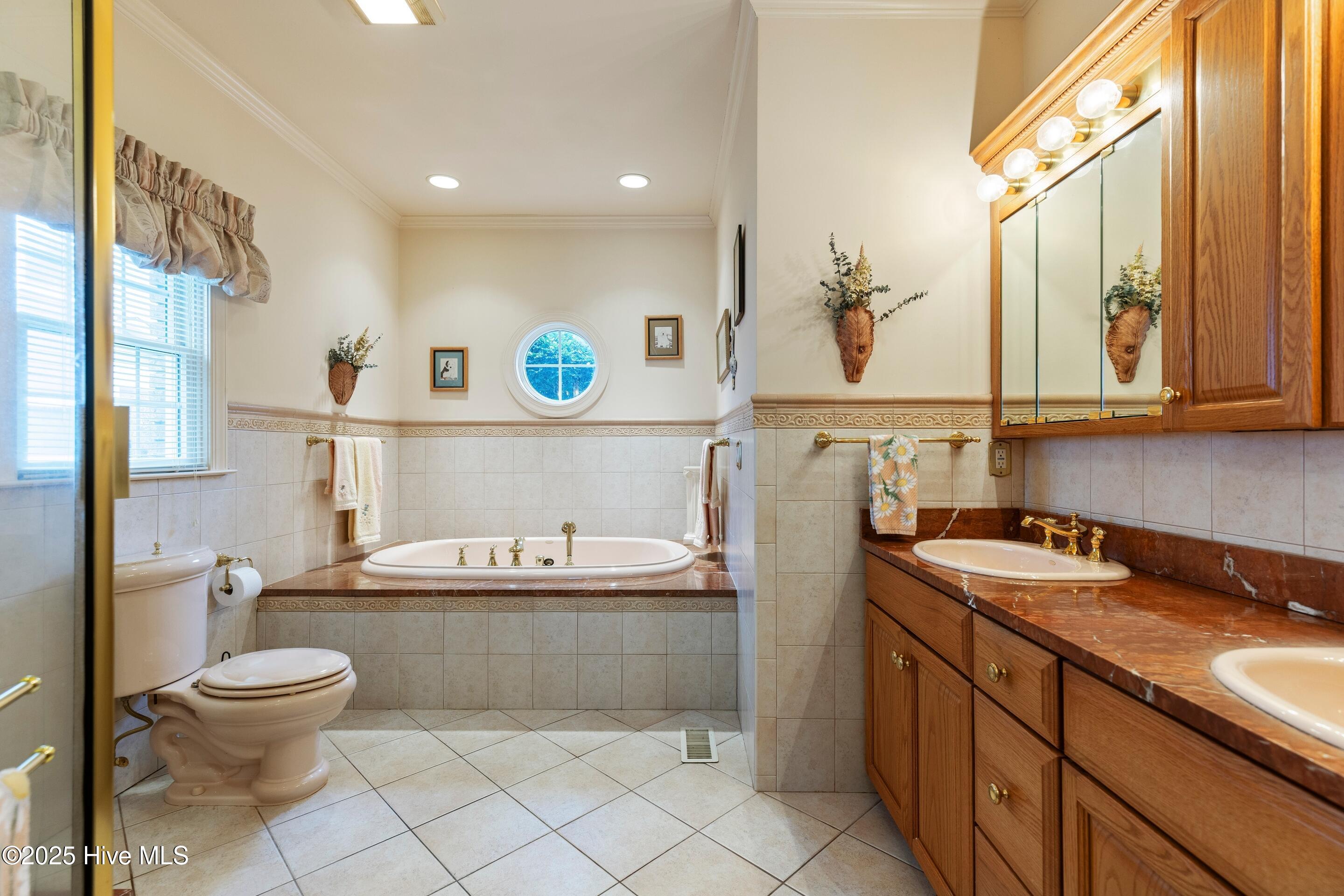 100545020 | Photo 34