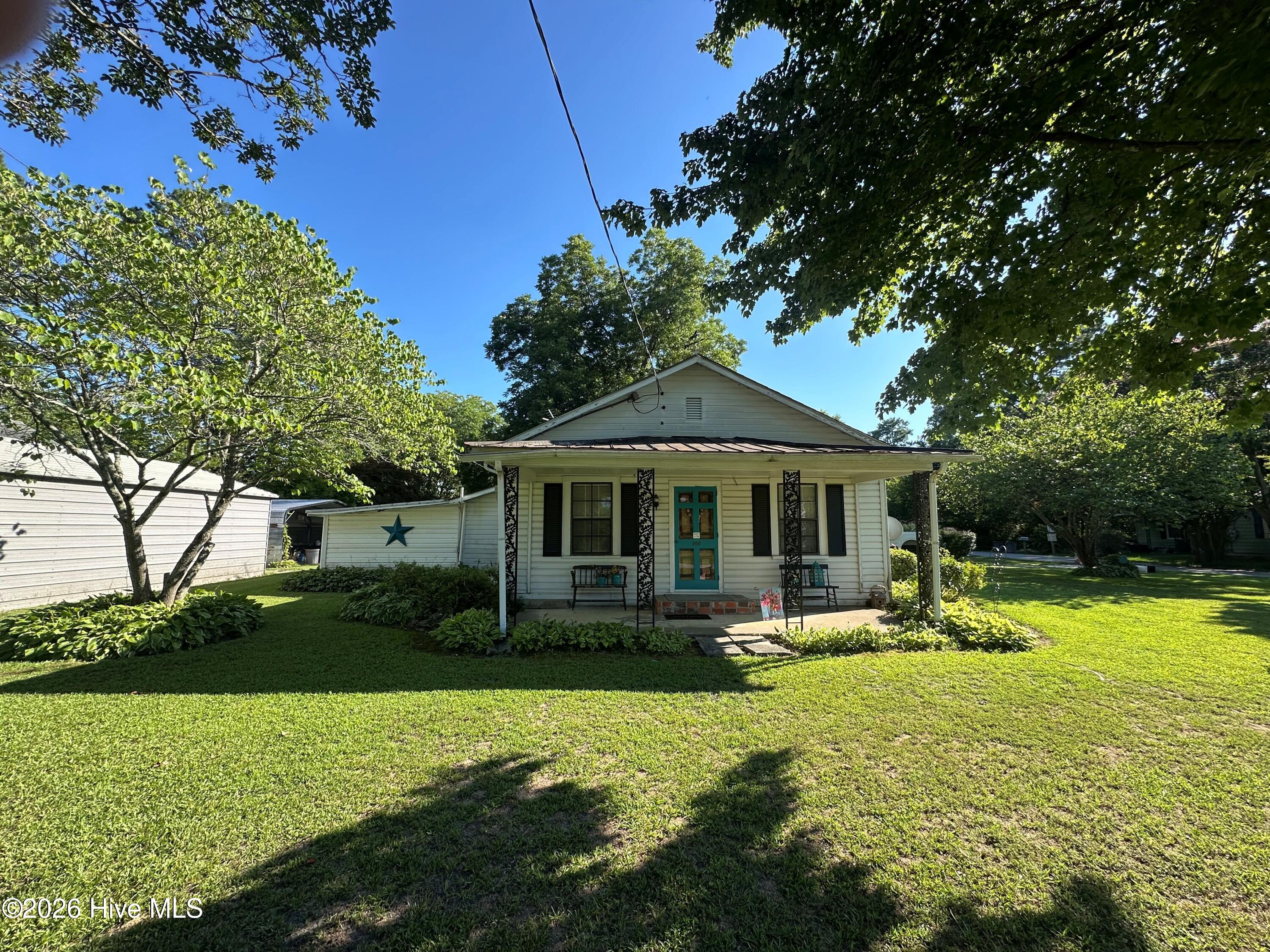 Exterior photo of 200 E Brickell Street, Winton, NC 27986. MLS: 100589317