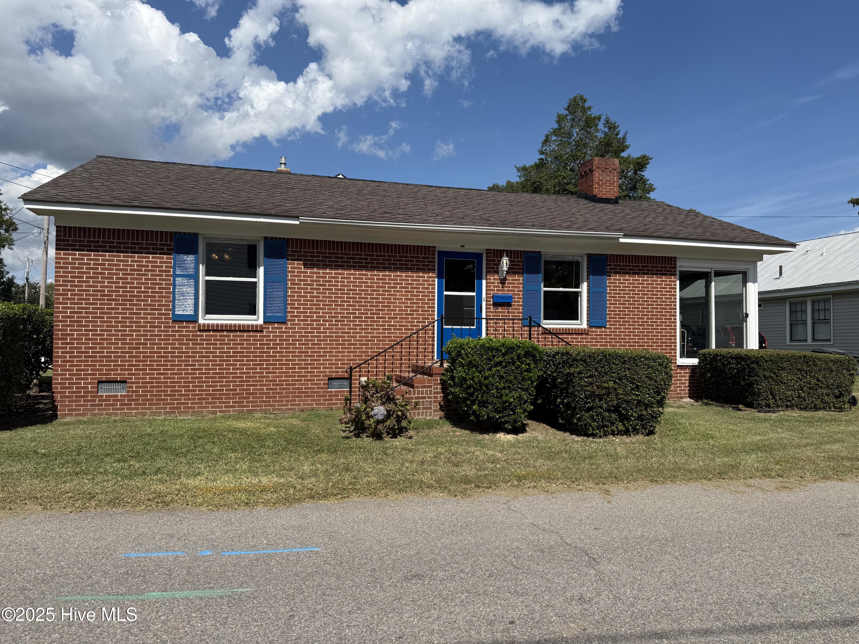 Homes for sale in Hertford, NC | 203 E Grubb St, Hertford, NC 27944 | MLS# 100532763