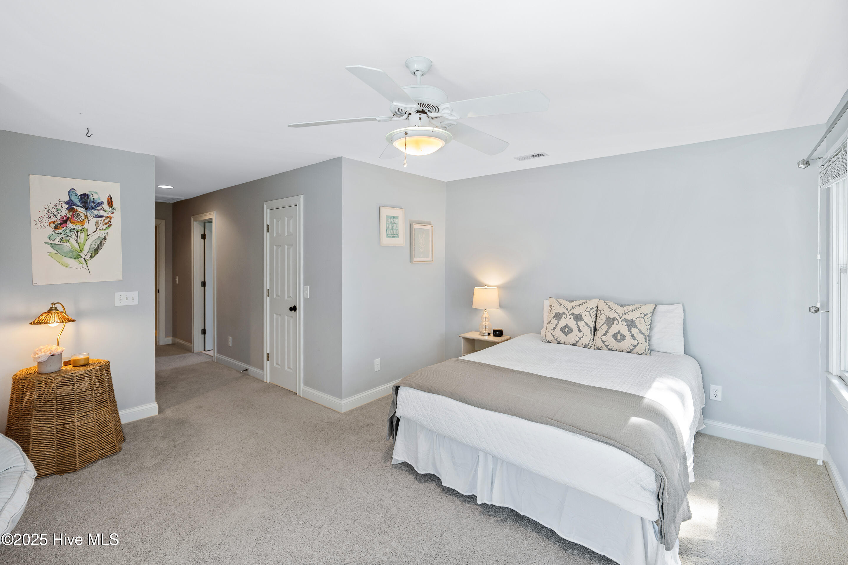 100534537 | Photo 38