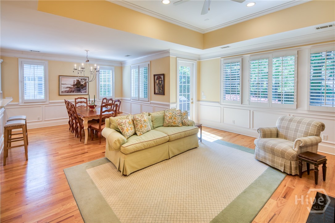 Great room with Tray ceiling