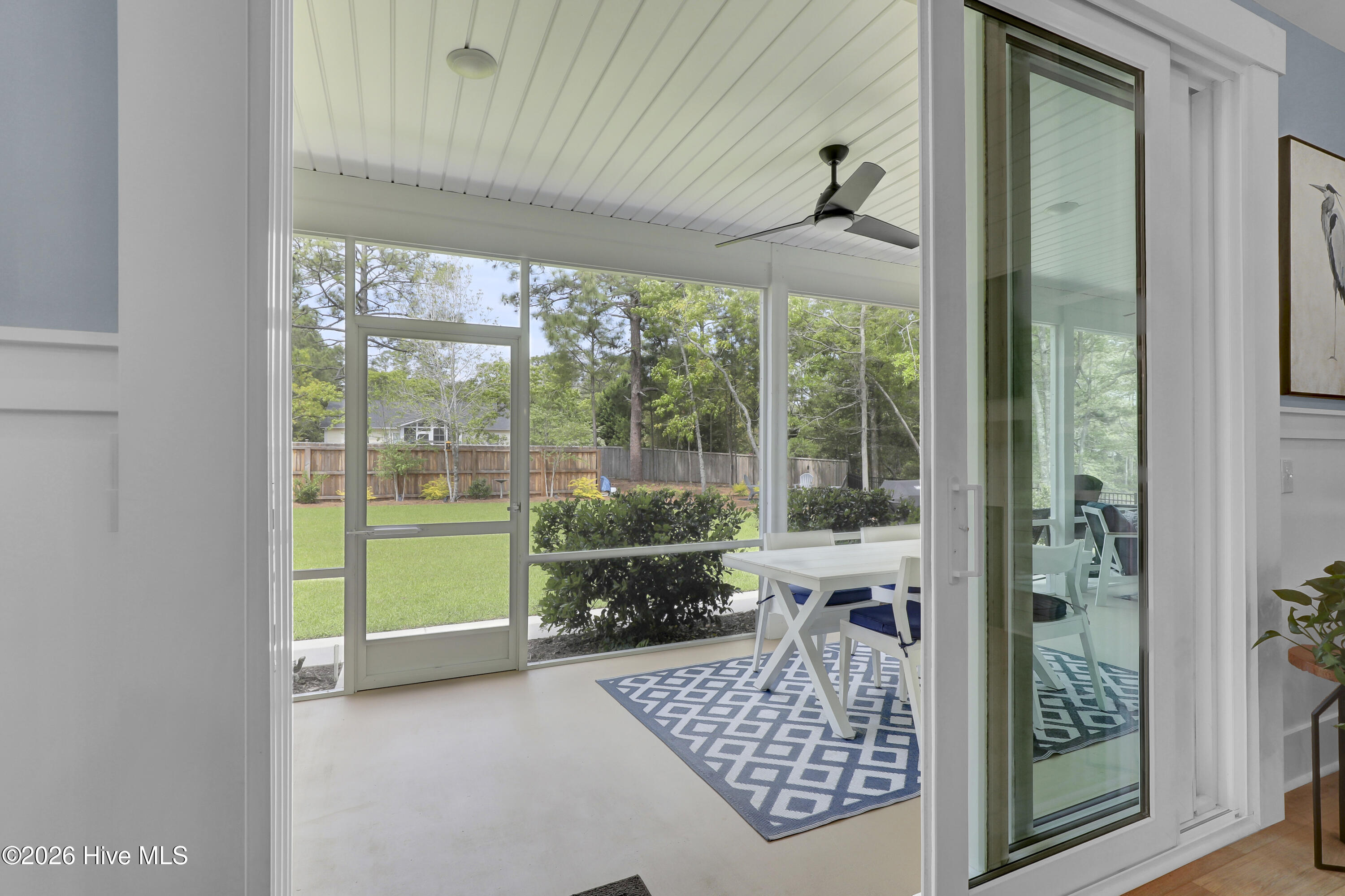 100567366 | Photo 37