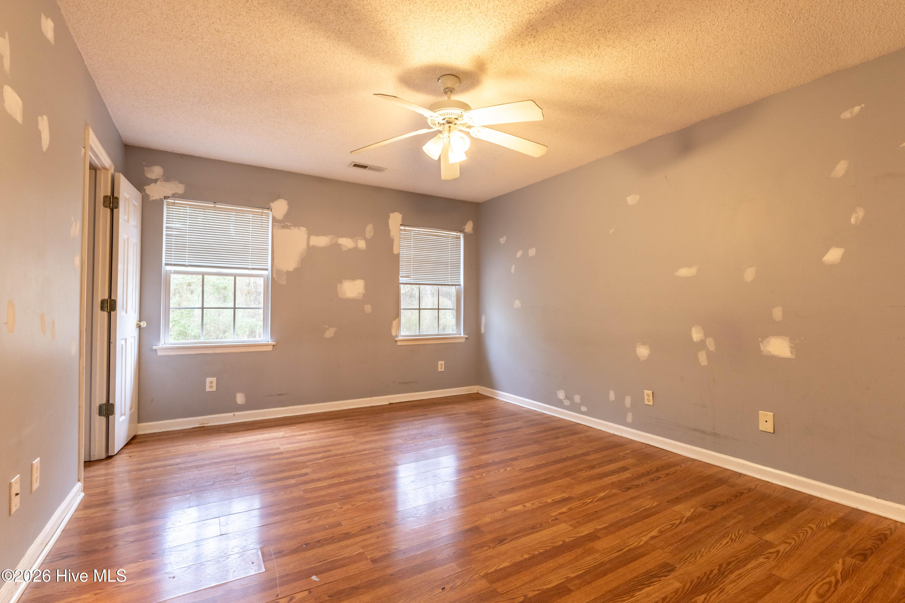 100556255 | Photo 14