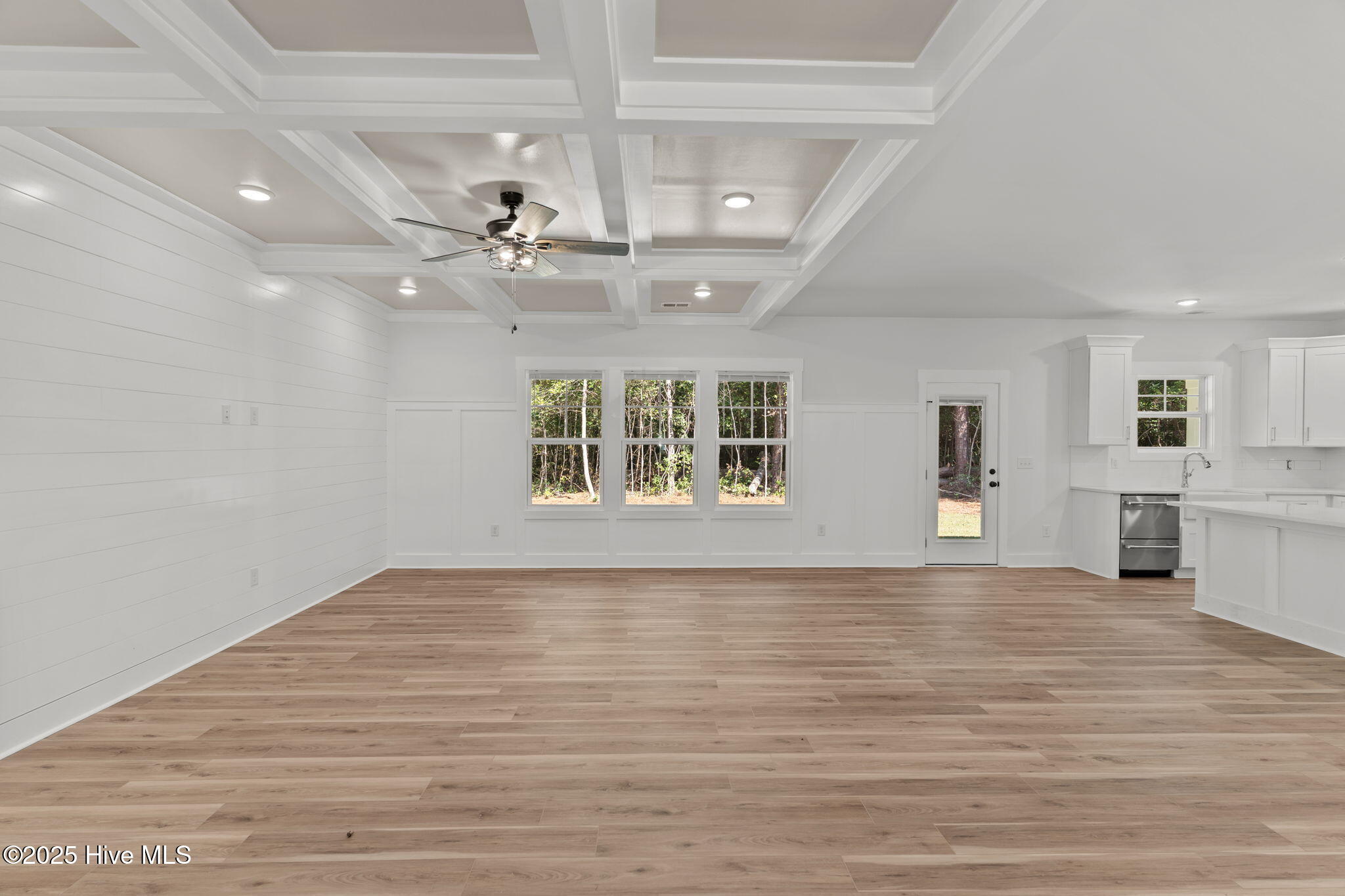 100531709 | Photo 13