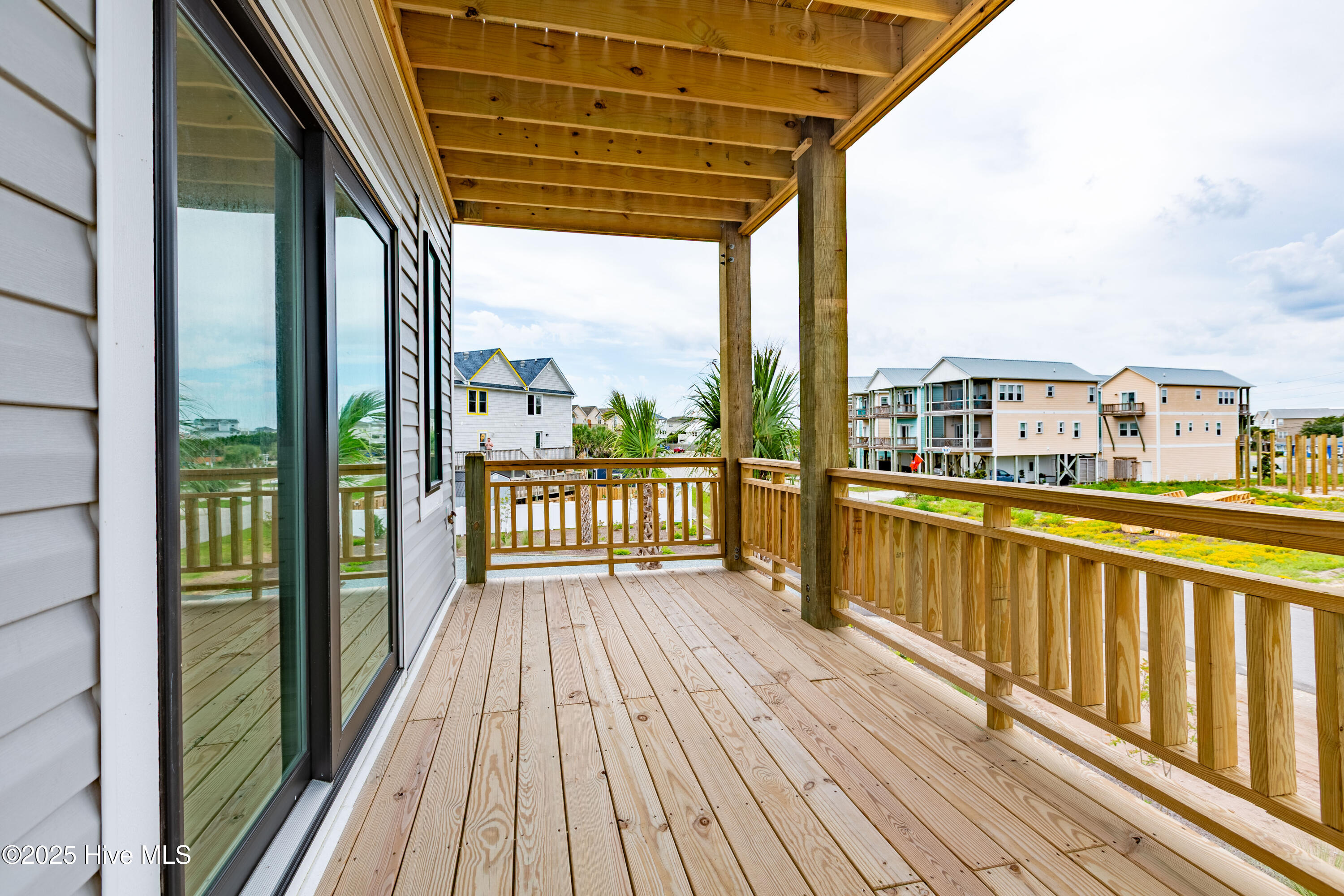 100553221 | Photo 44